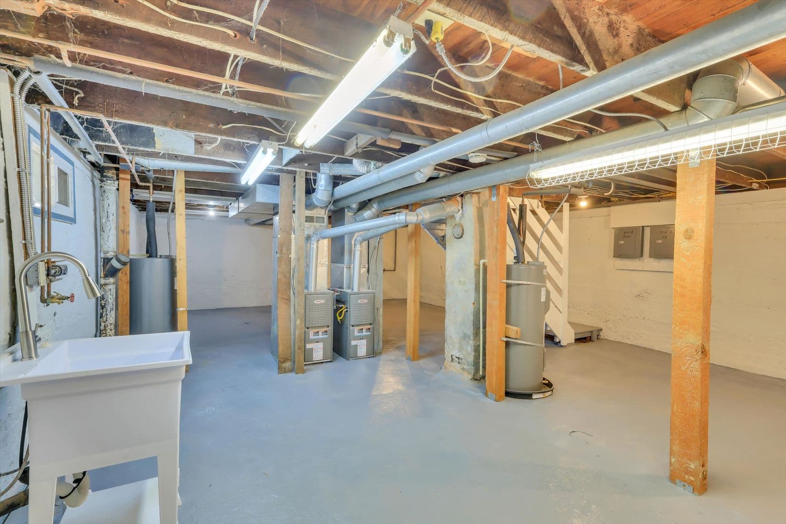 Portland Apartment: 921-923 SE Mall St