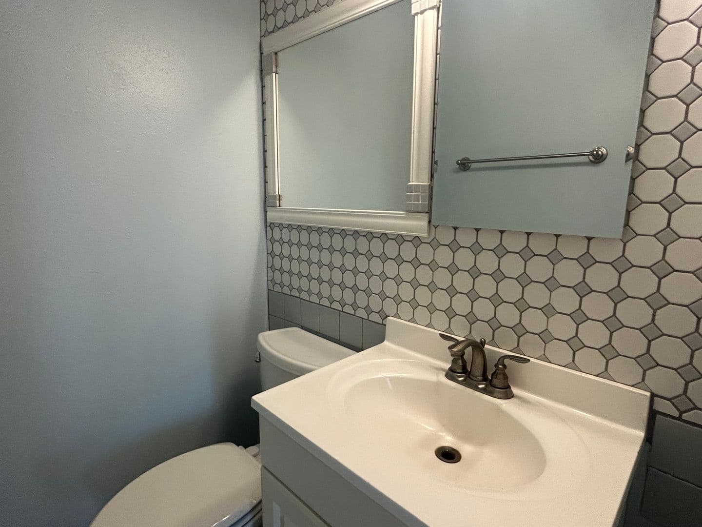 Portland House: 16211 SE Haig St