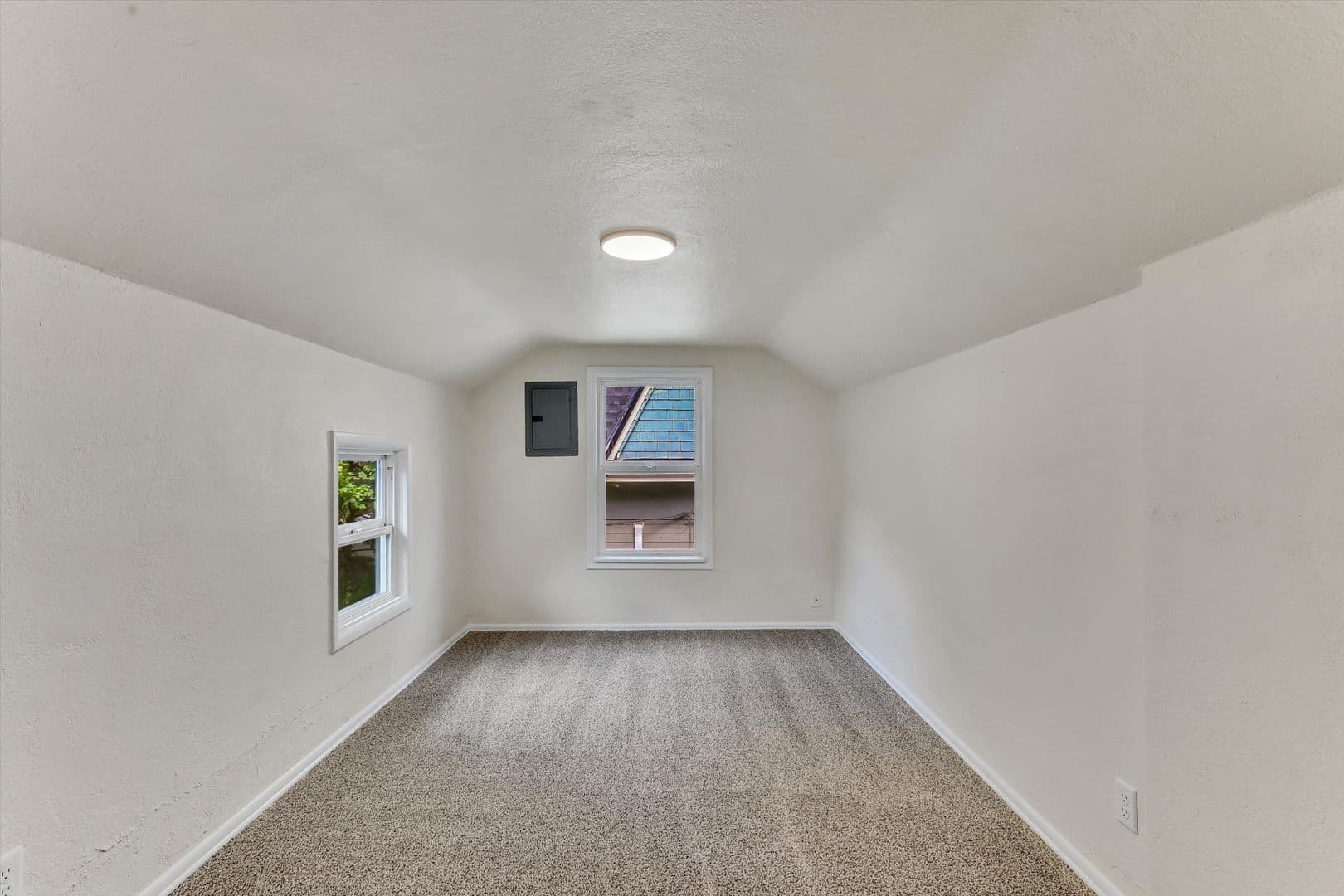 Portland Apartment: 1712 SE Stark ST