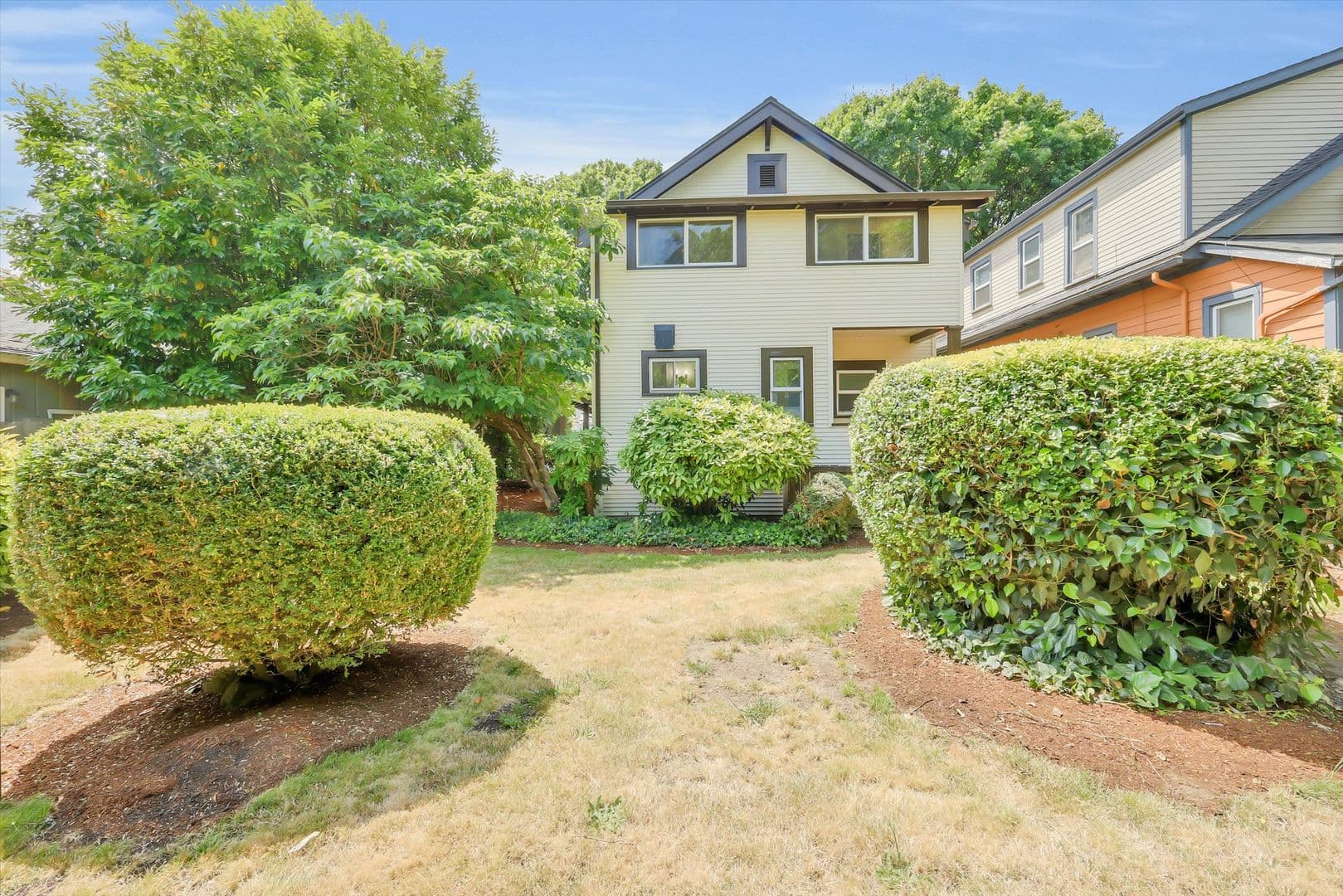 Portland Apartment: 921-923 SE Mall St