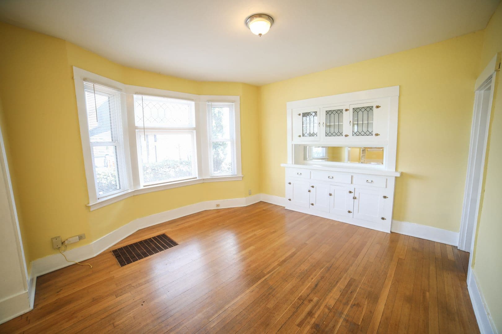 Portland Apartment: 5114 SE Holgate Blvd