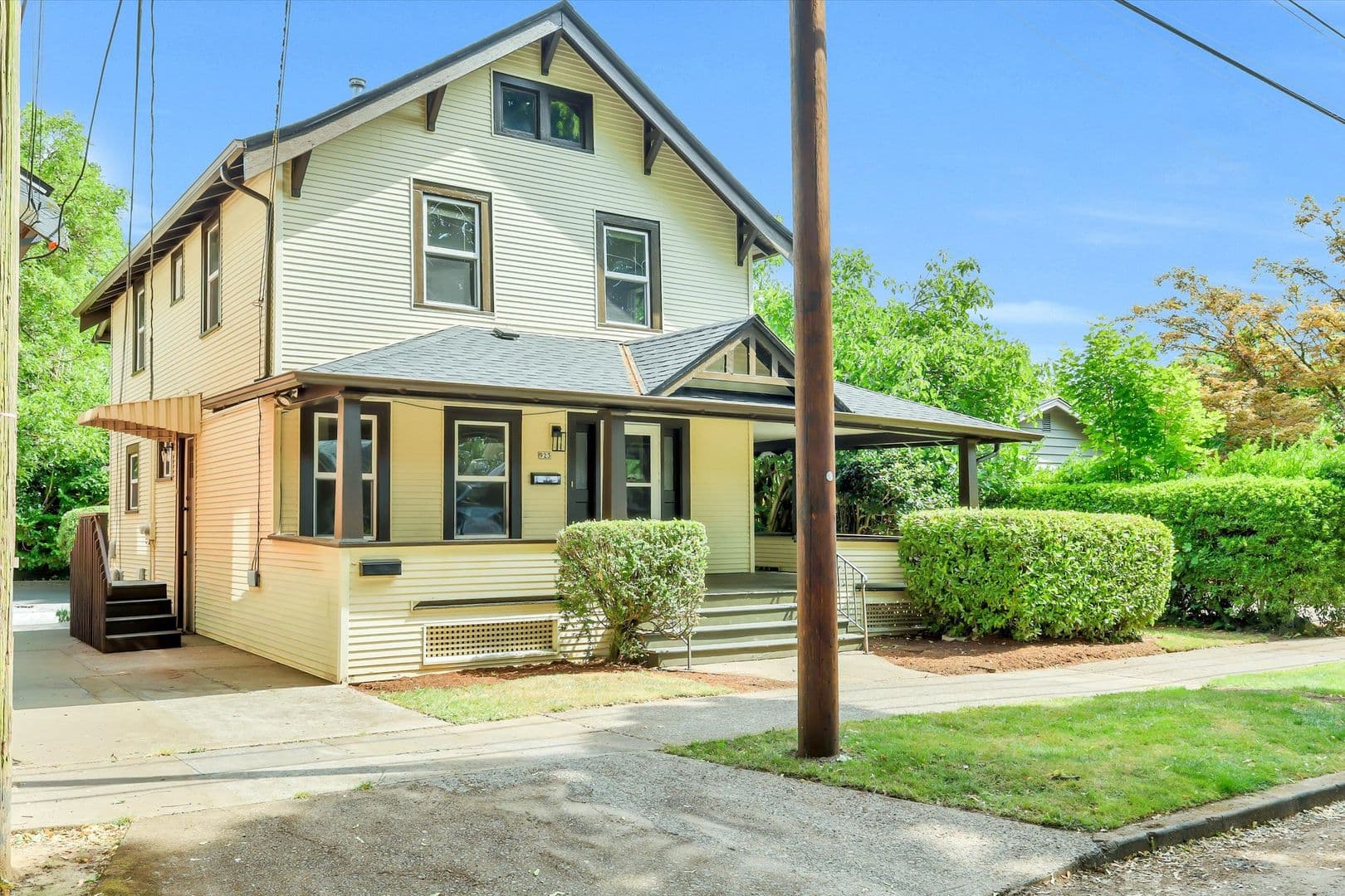 Portland Apartment: 921-923 SE Mall St
