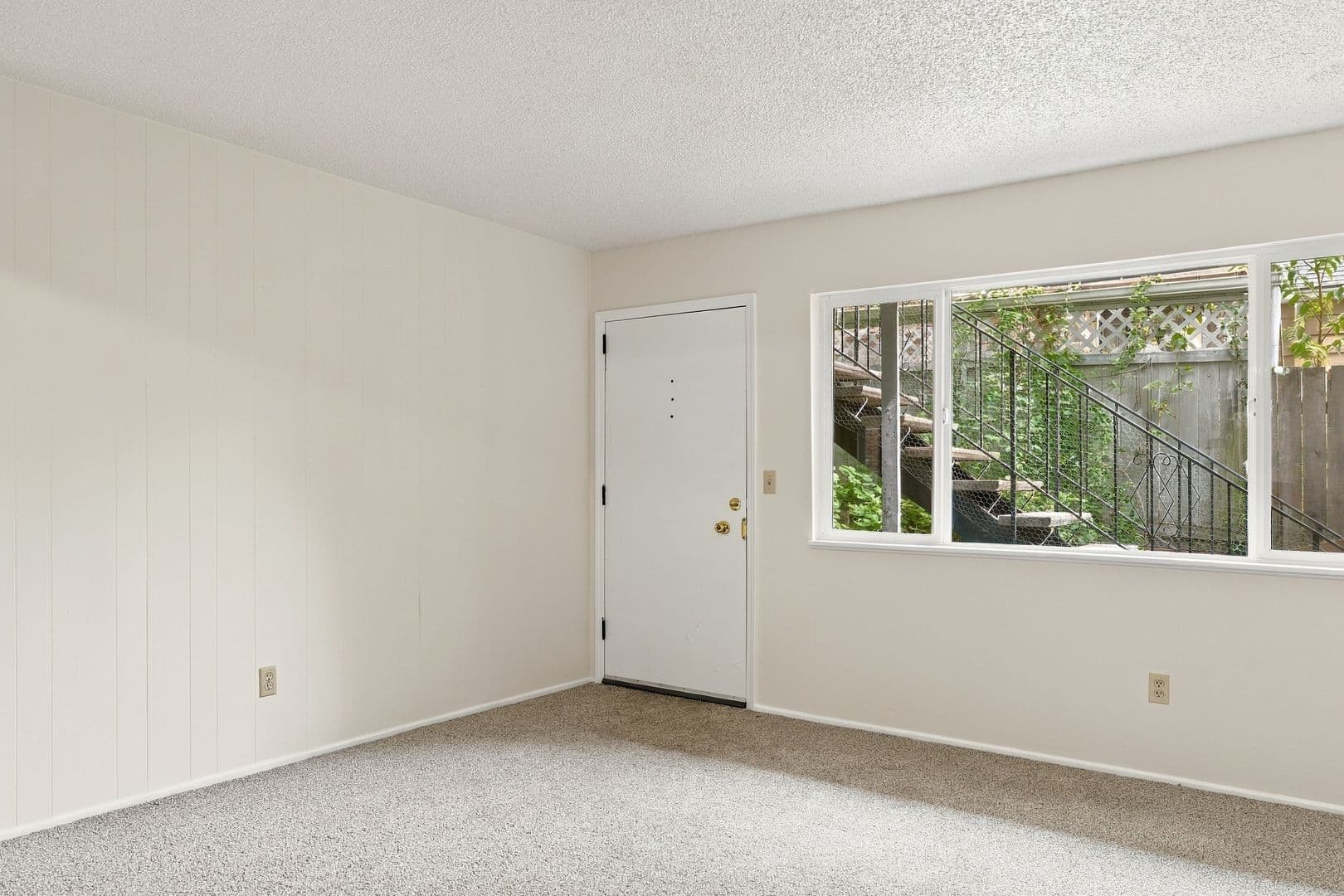 Portland Apartment: 3832 SE Center ST