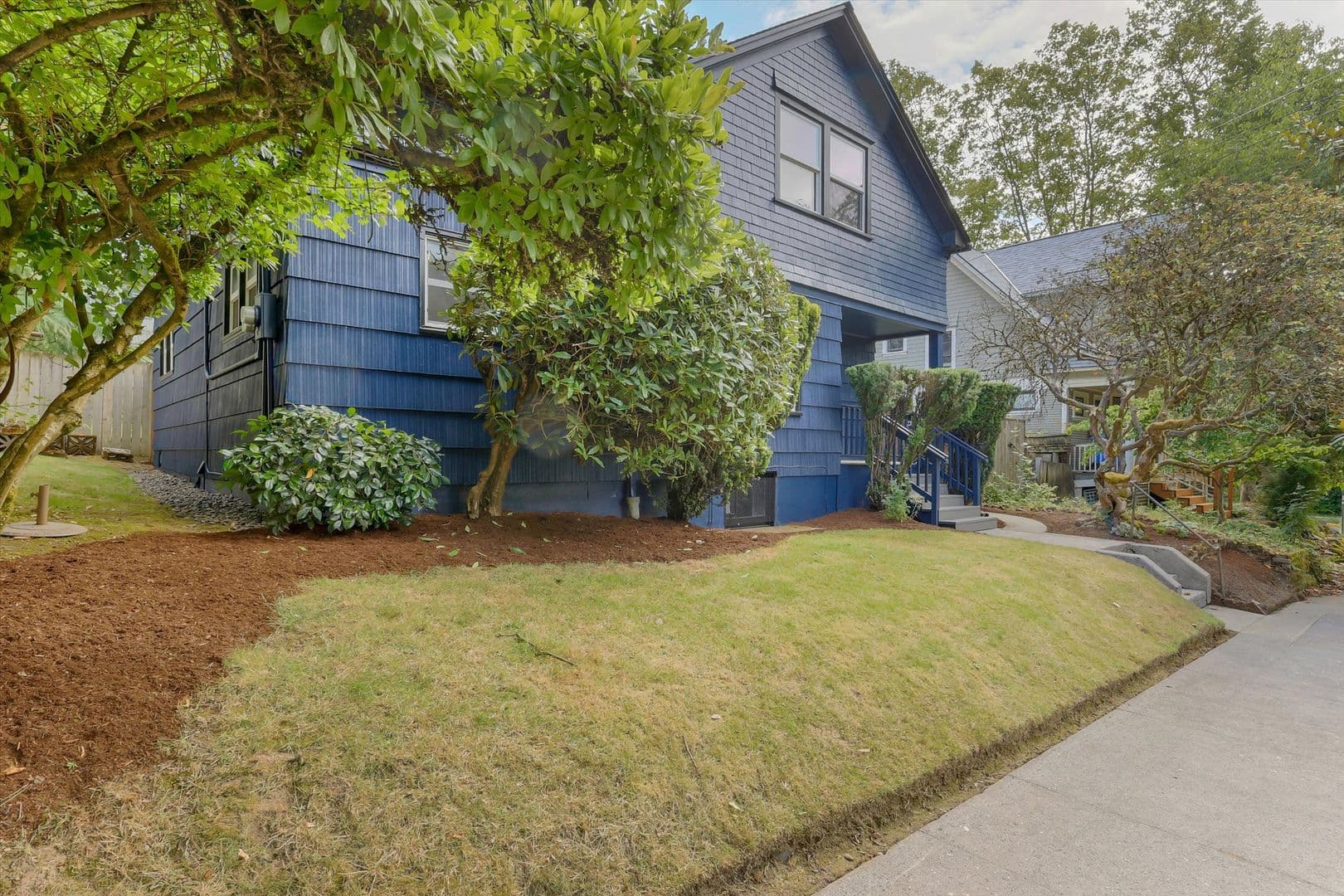 Portland Apartment: 1712 SE Stark ST