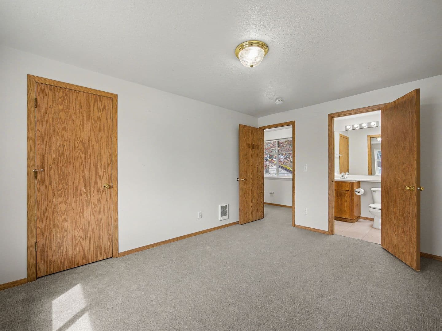 Portland Apartment: 9806 SE Henry St, #1-3