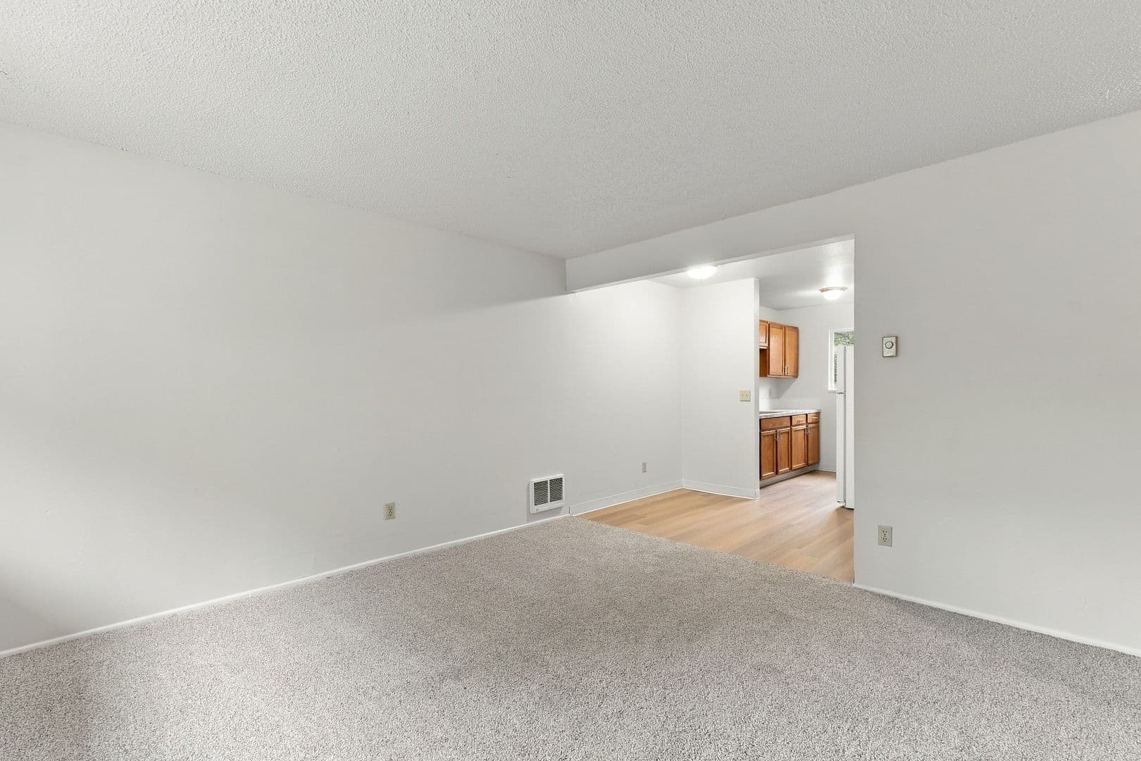 Portland Apartment: 3832 SE Center ST