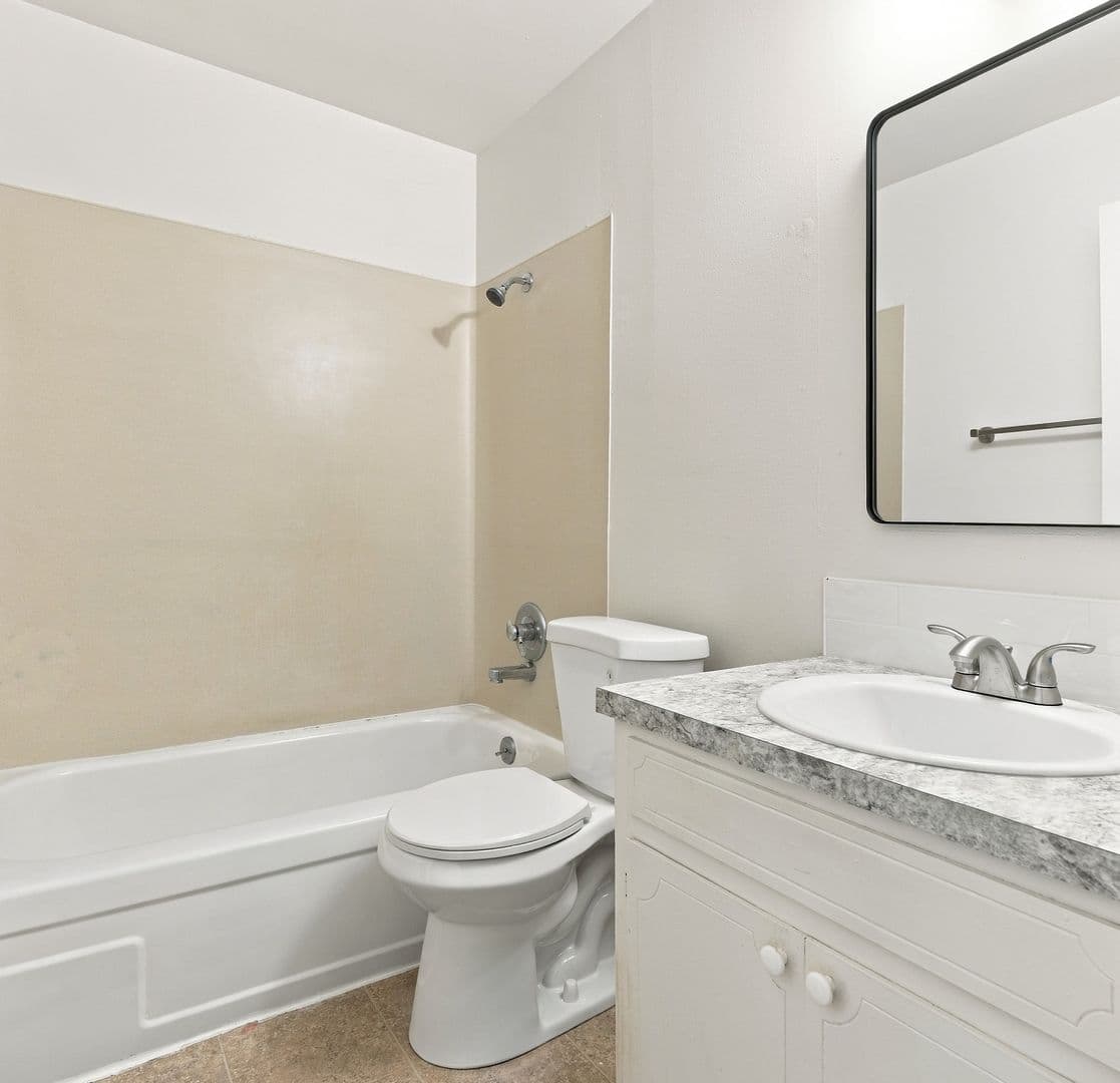 Portland Apartment: 3832 SE Center ST