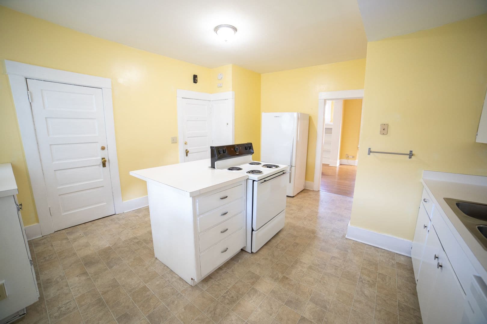 Portland Apartment: 5114 SE Holgate Blvd