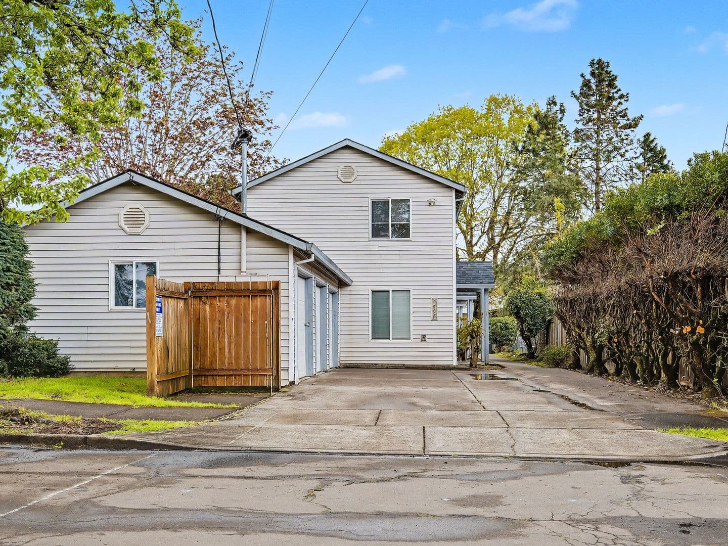 Portland Apartment: 9806 SE Henry St, #1-3