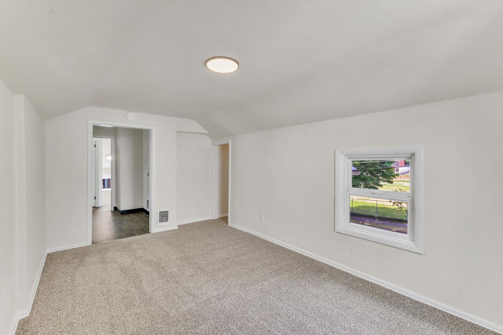 Portland Apartment: 1712 SE Stark ST