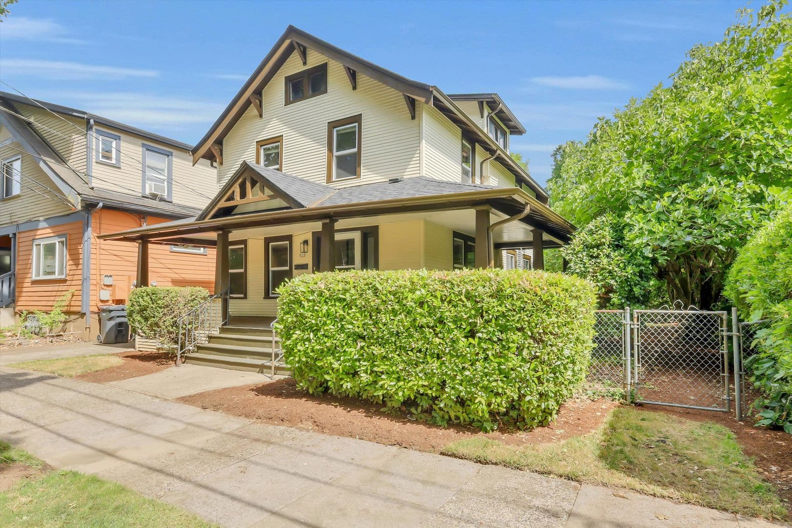 Portland Apartment: 921-923 SE Mall St