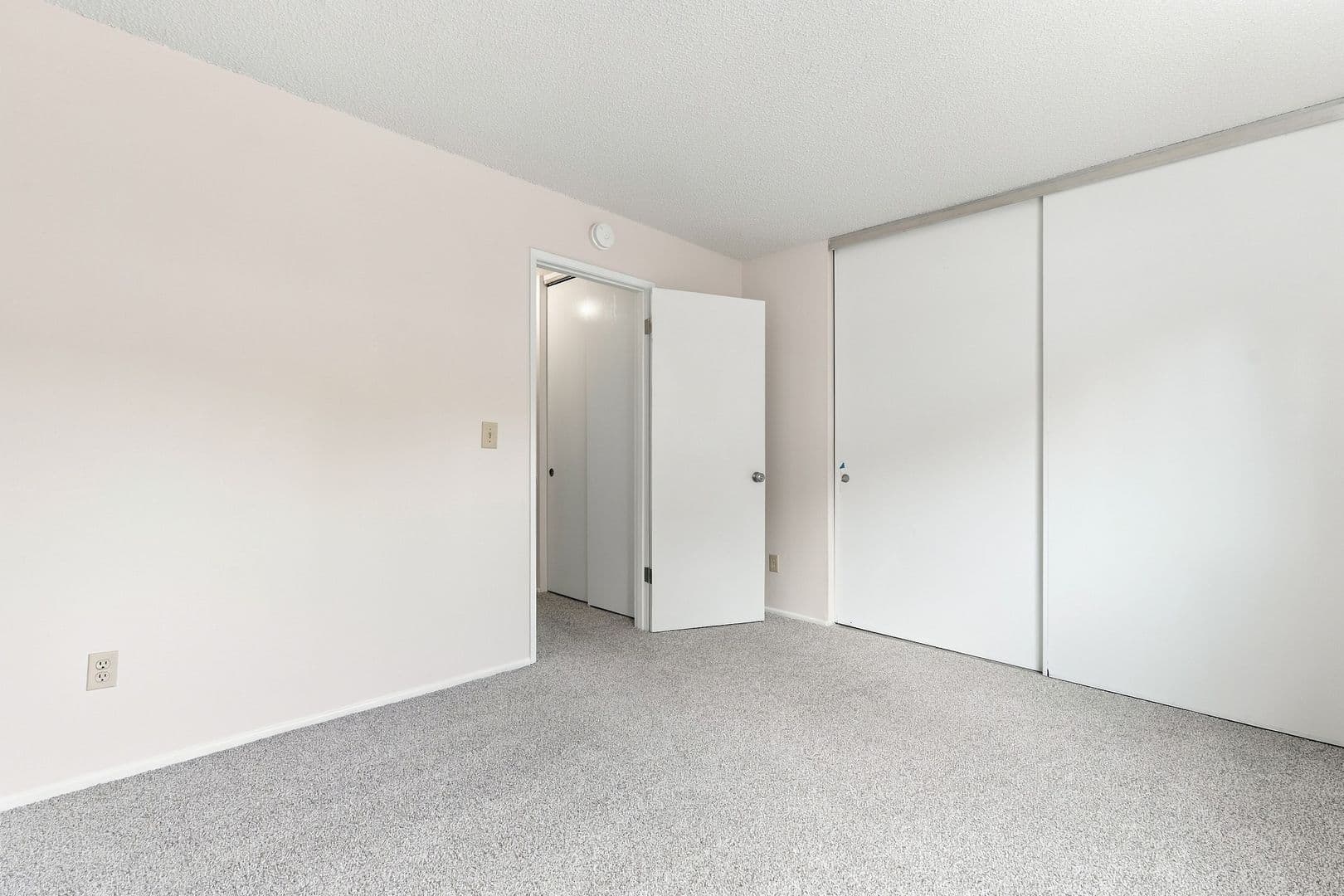 Portland Apartment: 3832 SE Center ST