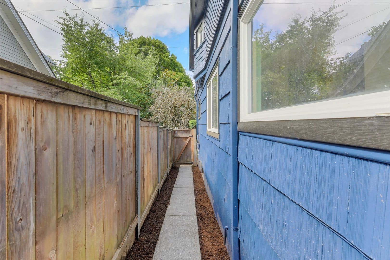 Portland Apartment: 1712 SE Stark ST