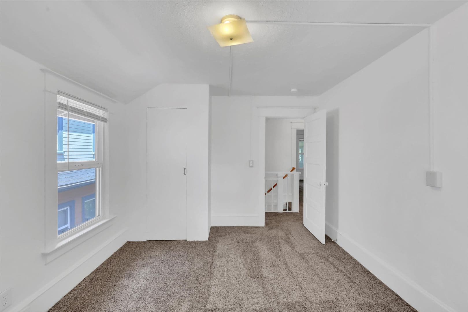 Portland Apartment: 921-923 SE Mall St