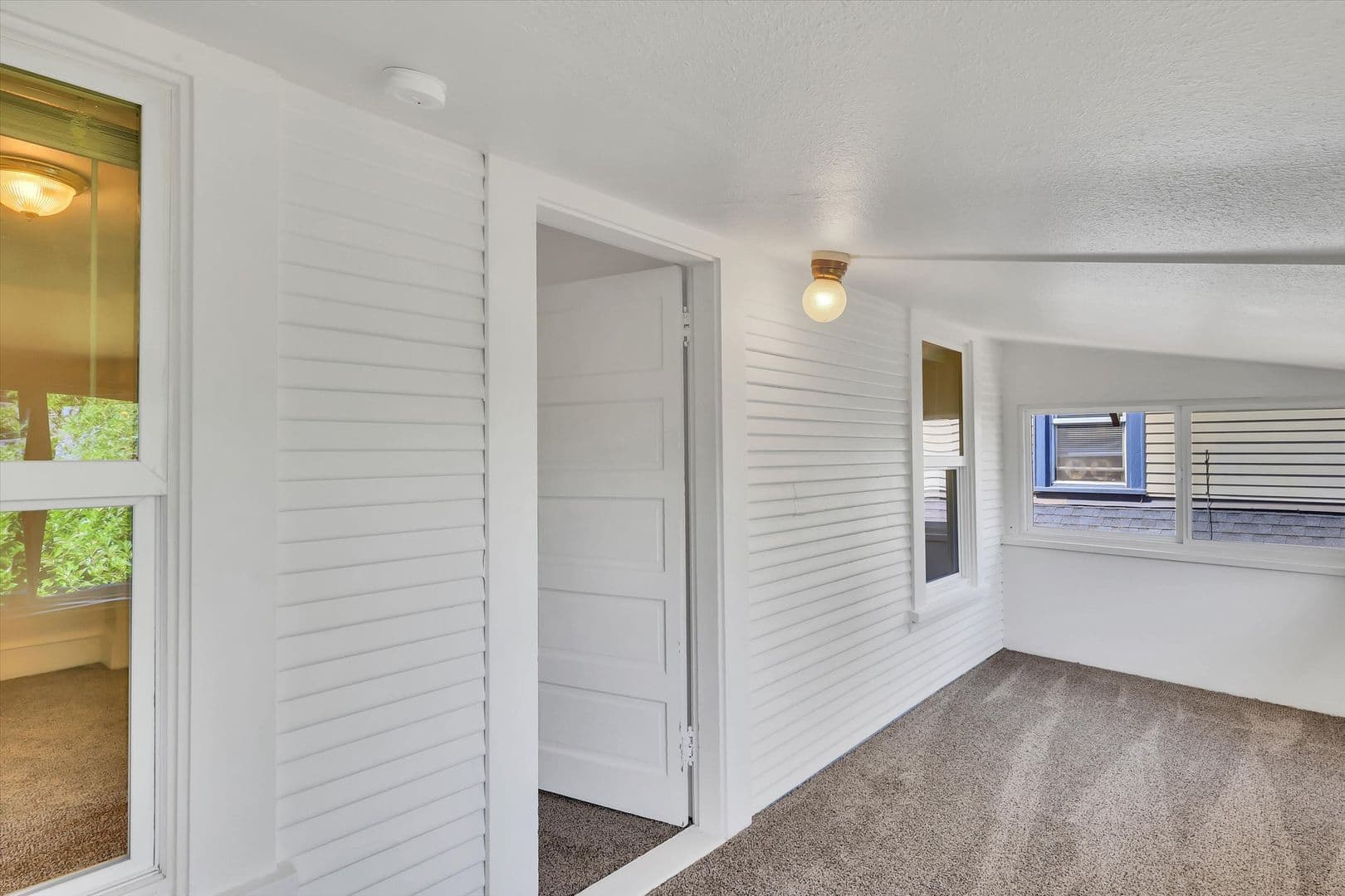Portland Apartment: 921-923 SE Mall St