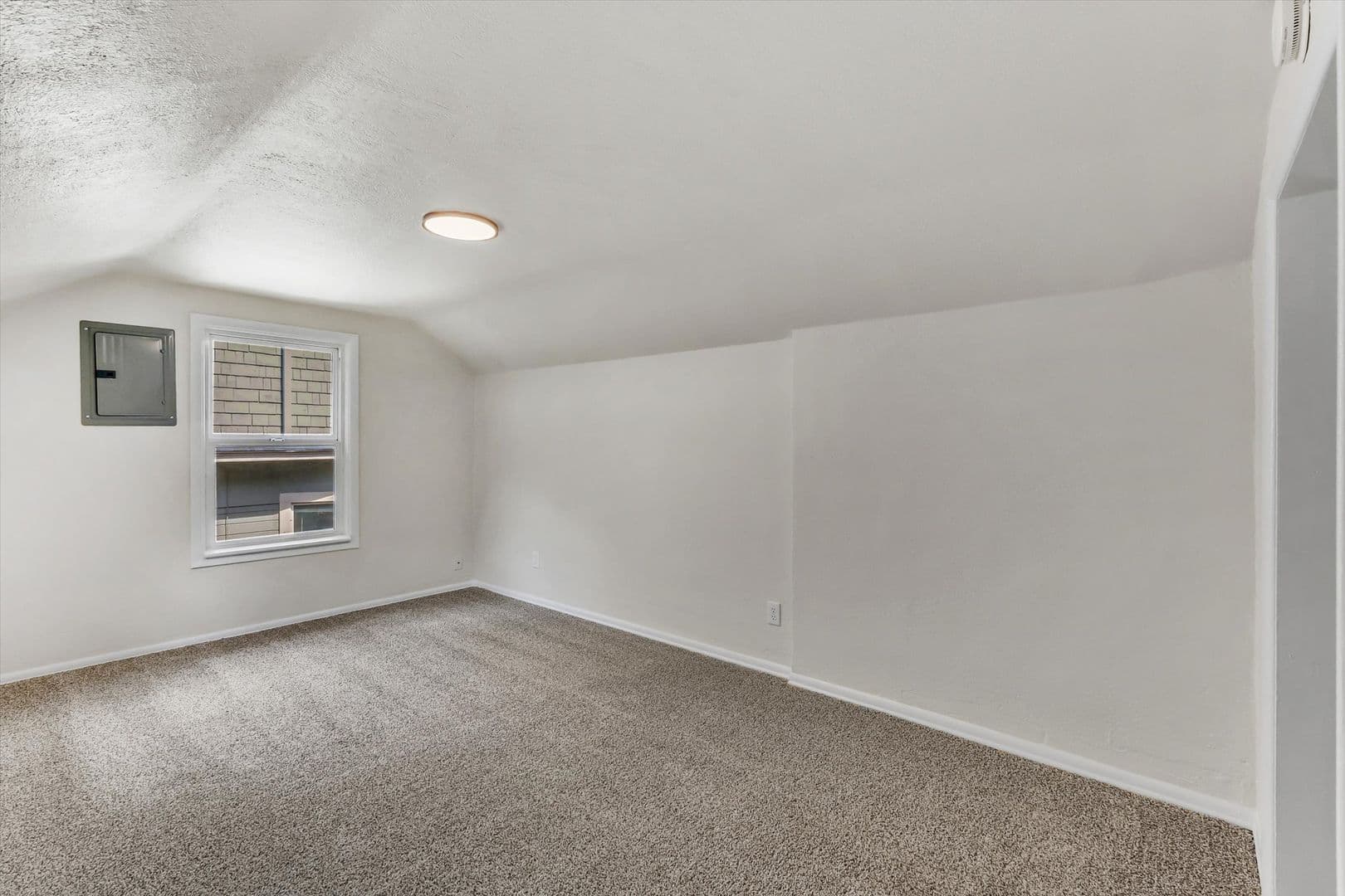 Portland Apartment: 1712 SE Stark ST