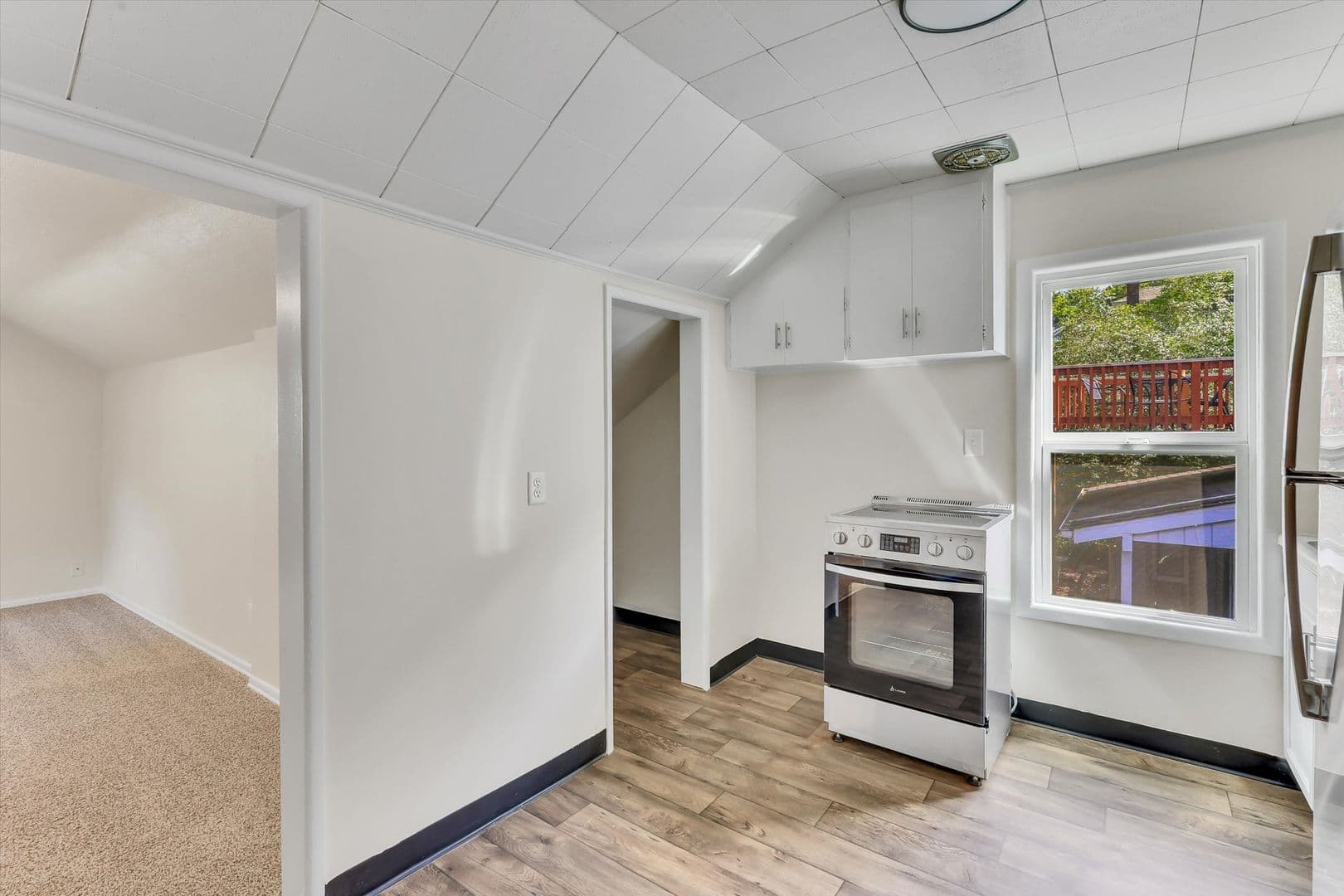 Portland Apartment: 1712 SE Stark ST