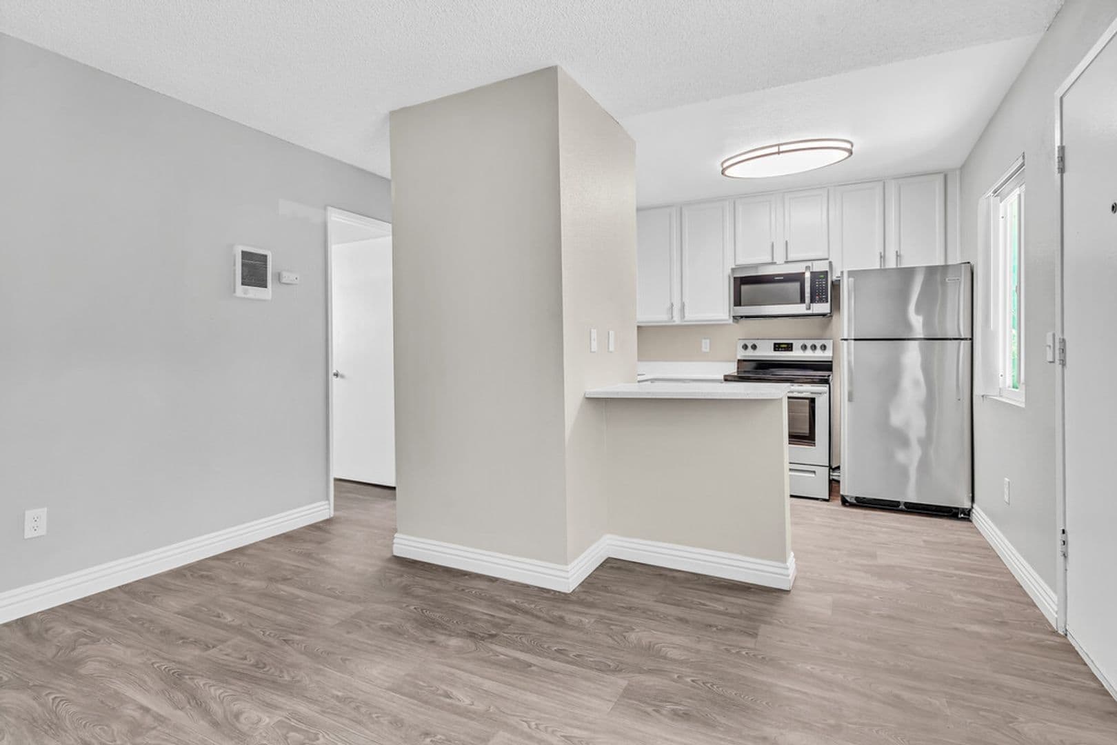 El Cajon Apartment: 1360 E Madison Ave