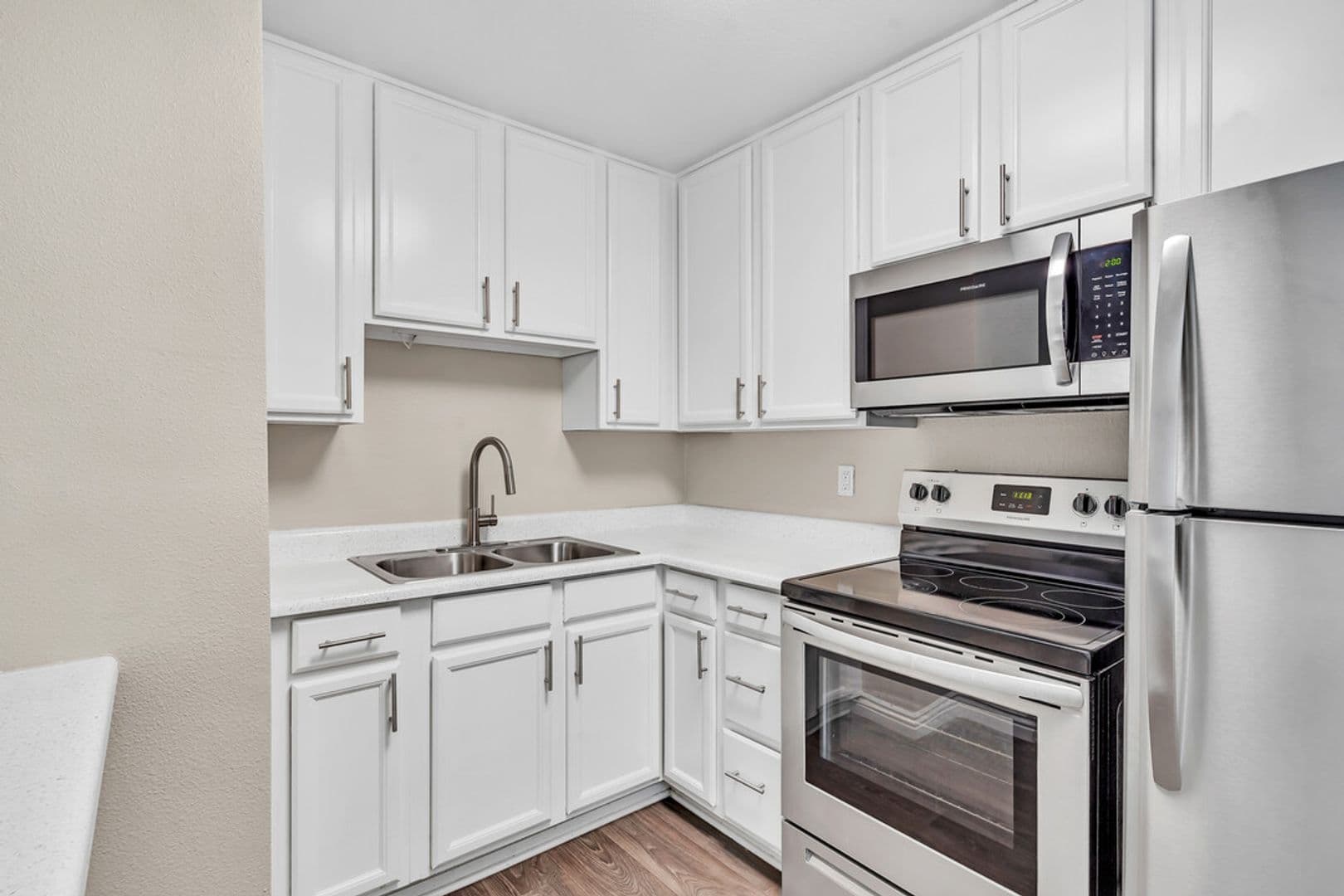 El Cajon Apartment: 1360 E Madison Ave