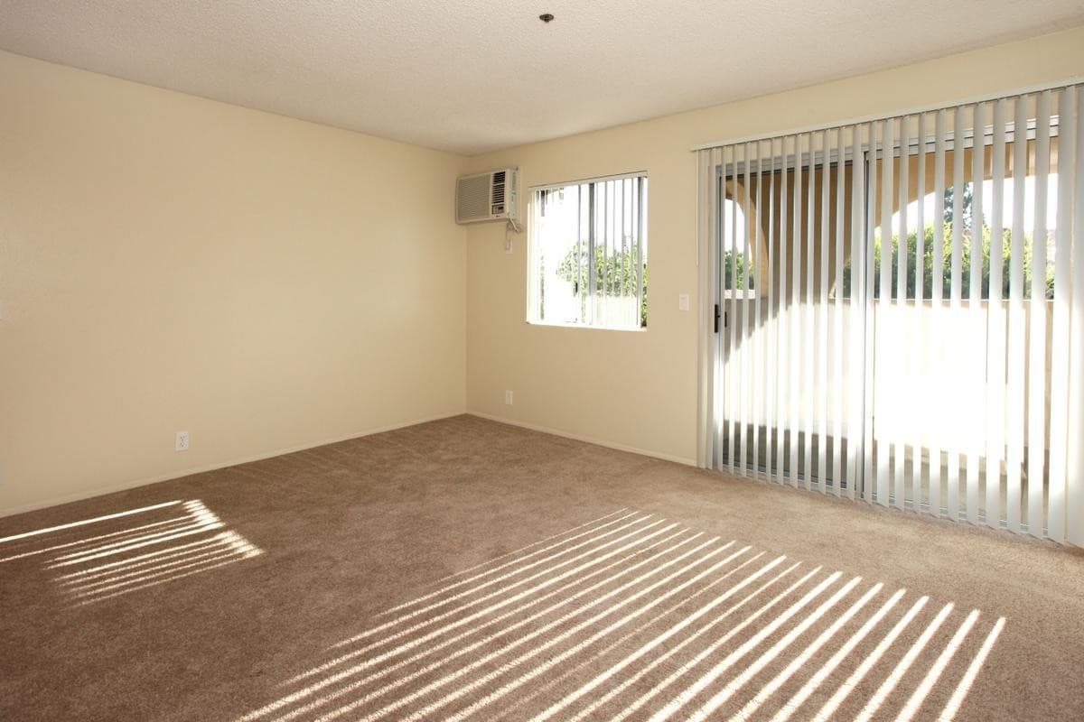 El Cajon Apartment: 800 E Lexington Ave
