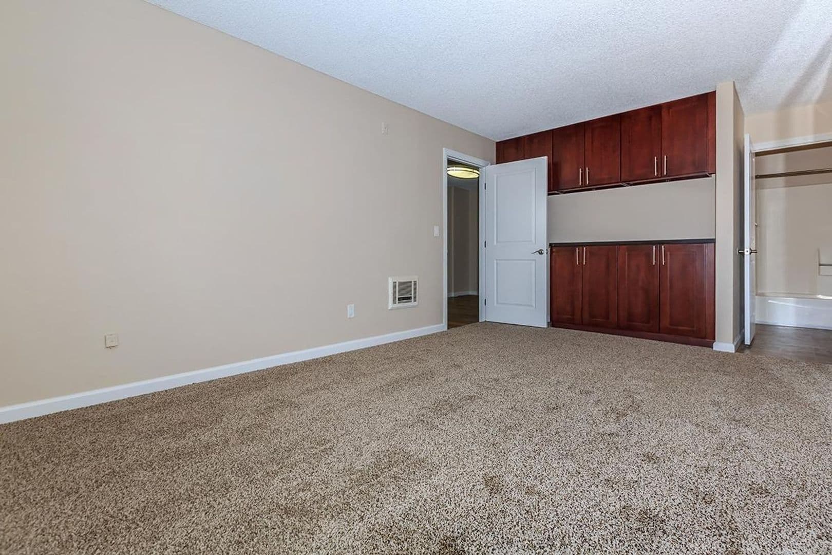San Diego Apartment: 7707 Mission Gorge Road