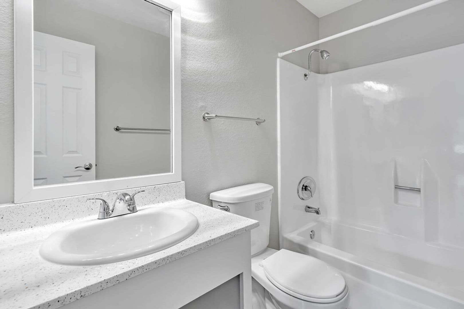 La Mesa Apartment: 5711 Water St