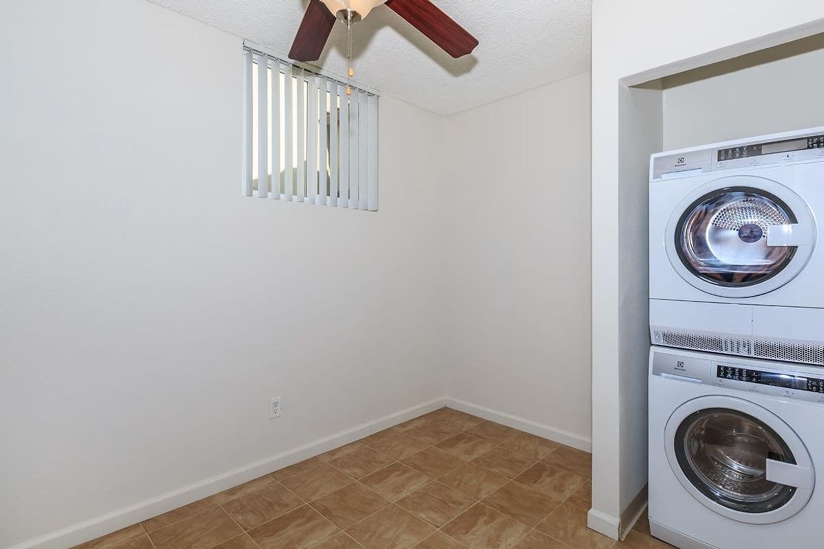 San Diego Apartment: 7707 Mission Gorge Road