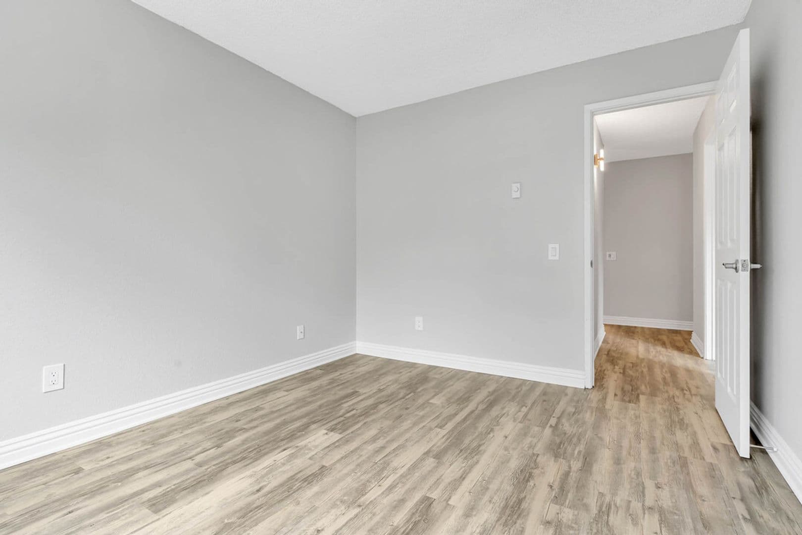 La Mesa Apartment: 5711 Water St