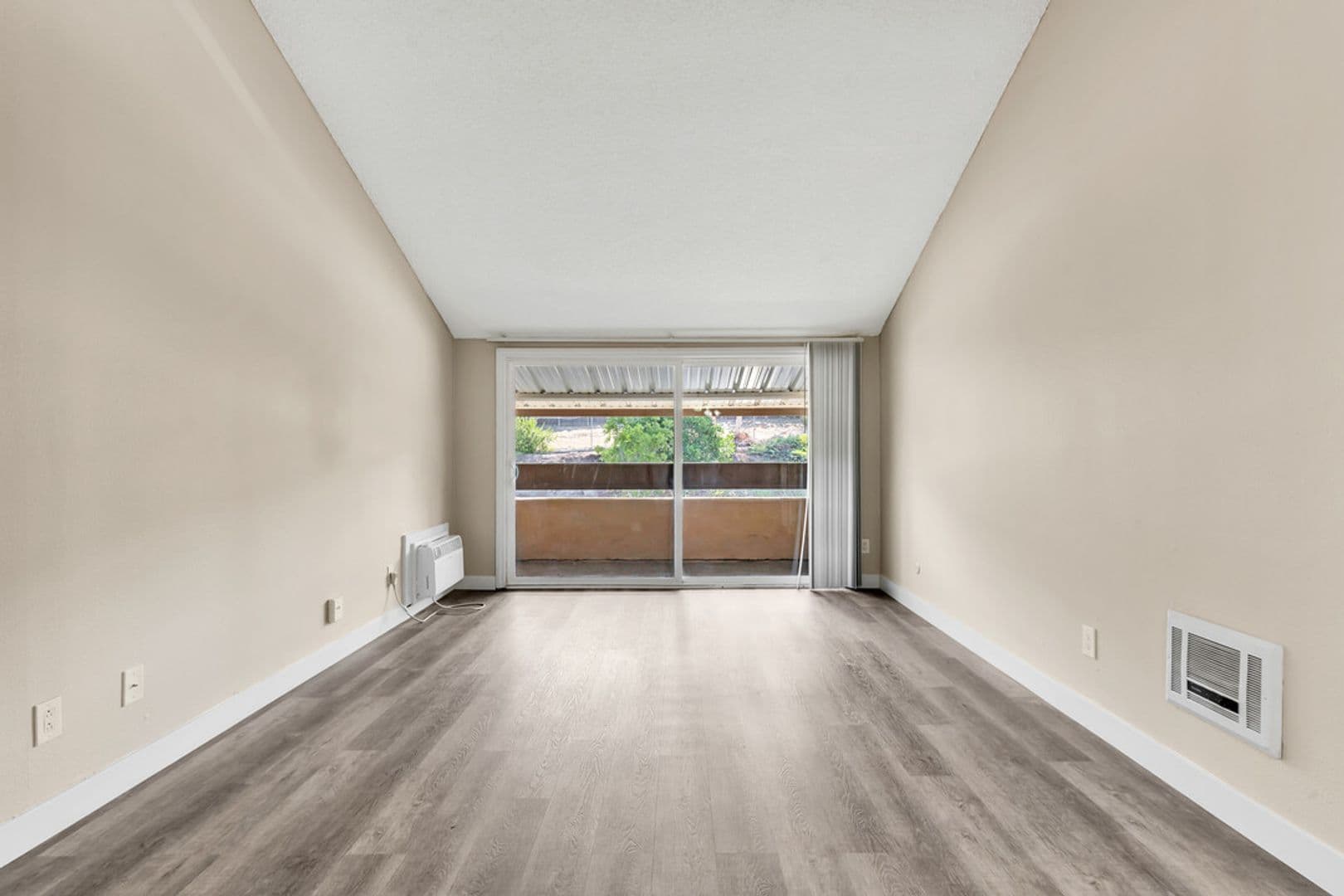 San Diego Apartment: 7707 Mission Gorge Road