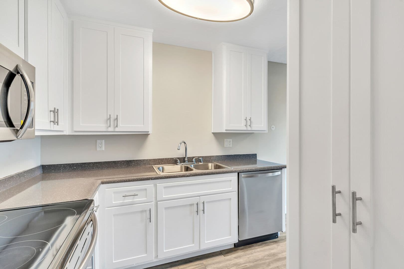 La Mesa Apartment: 5711 Water St