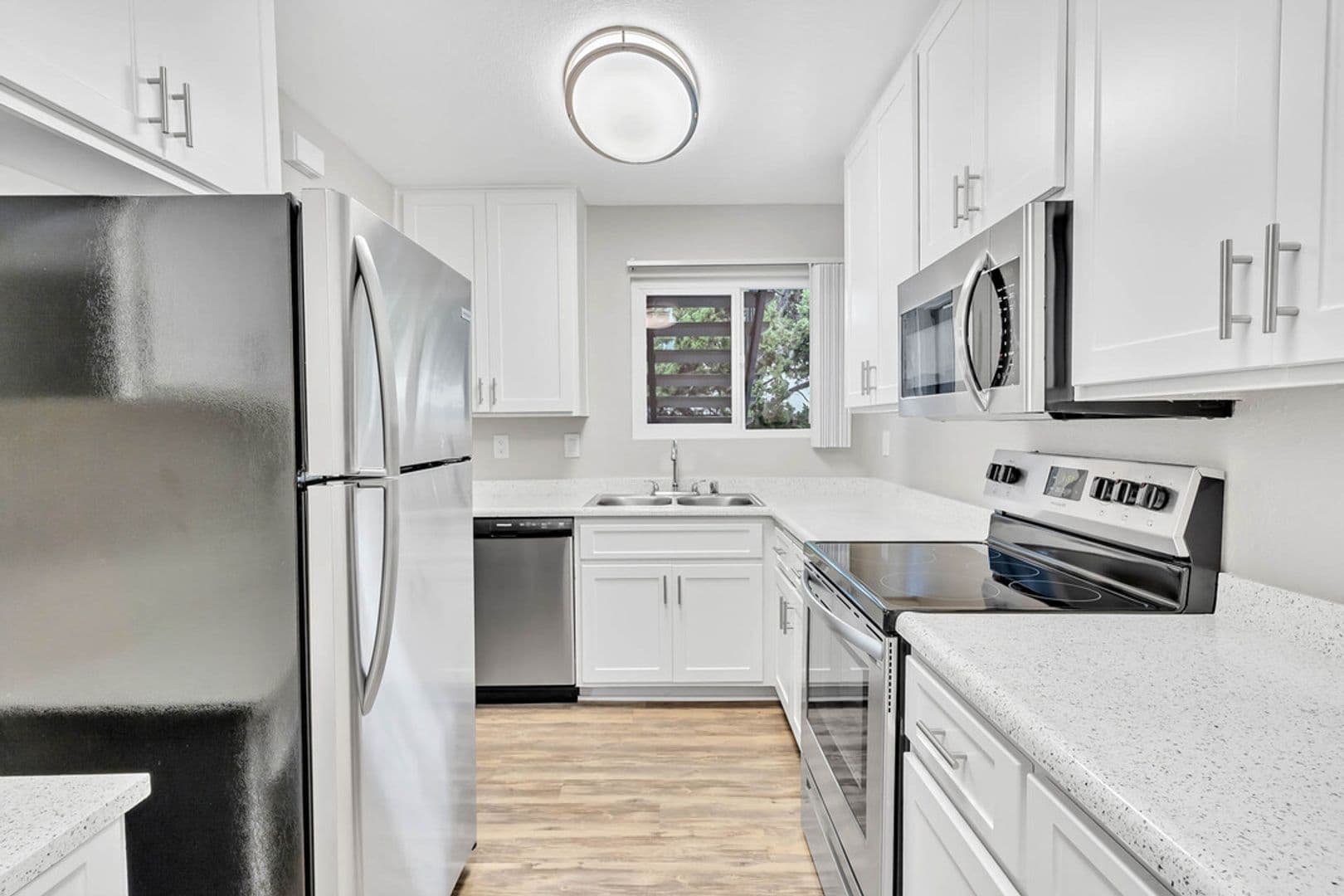 La Mesa Apartment: 5711 Water St