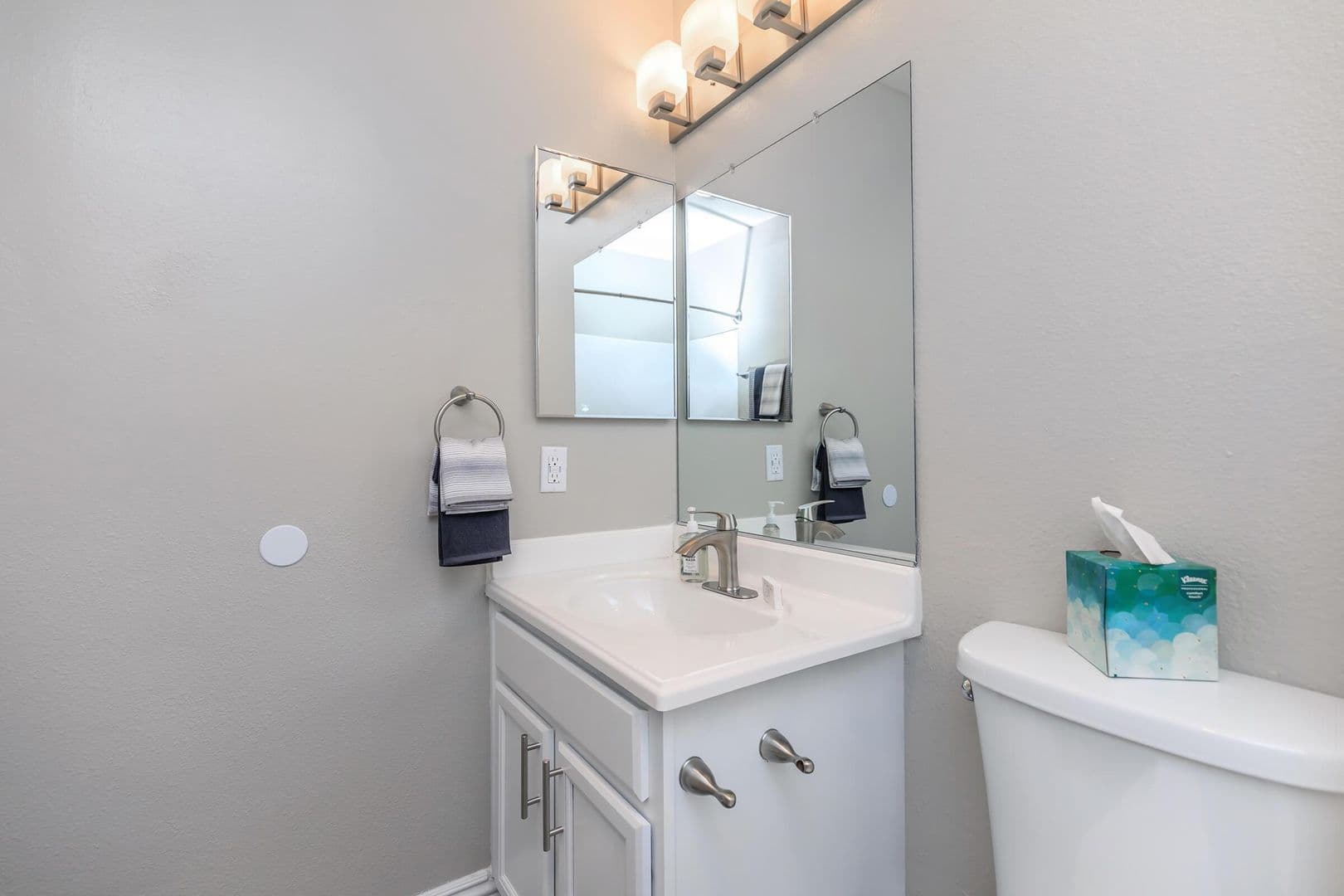 El Cajon Apartment: 1360 E Madison Ave