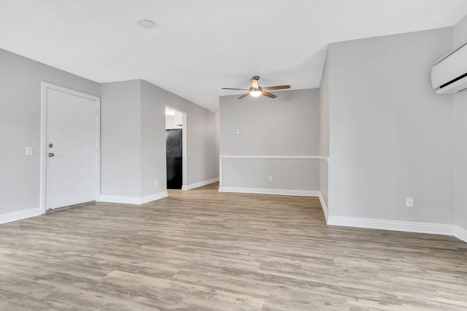 La Mesa Apartment: 5711 Water St