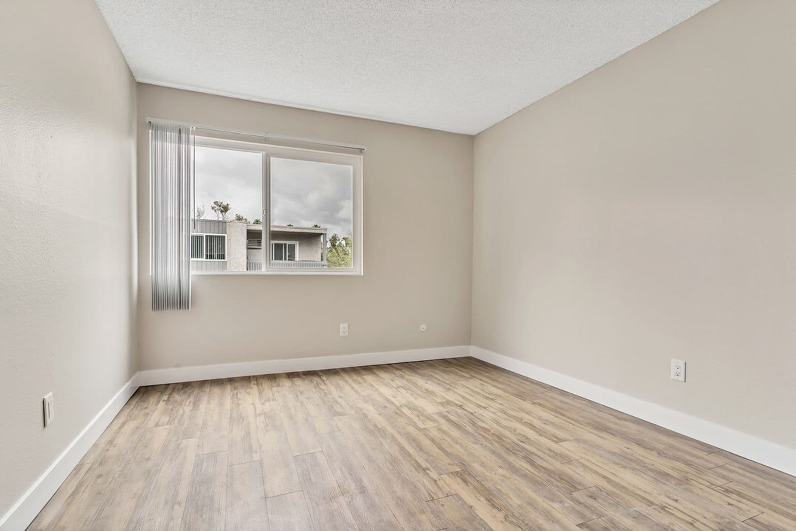 La Mesa Apartment: 5711 Water St