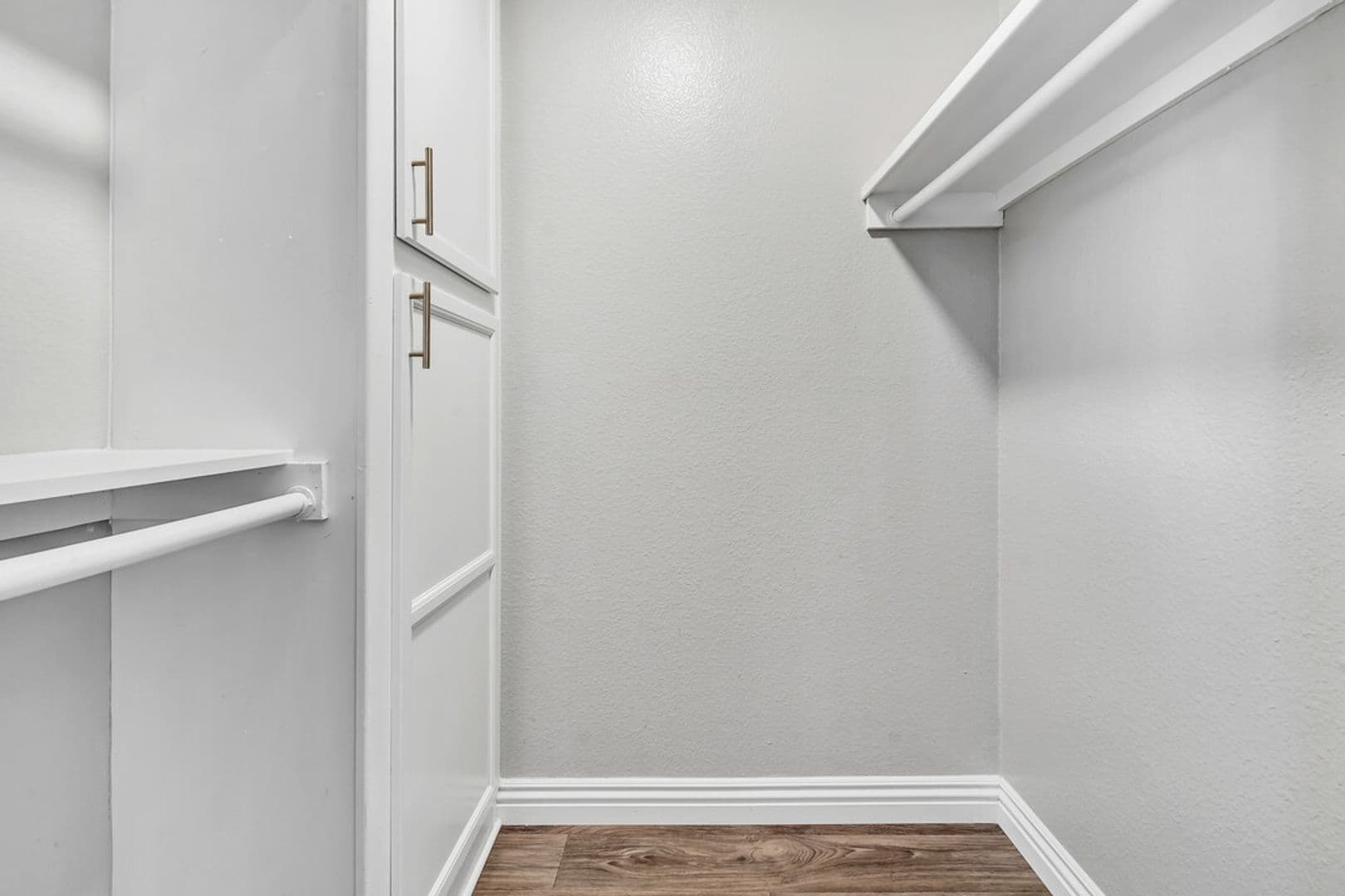 El Cajon Apartment: 1360 E Madison Ave