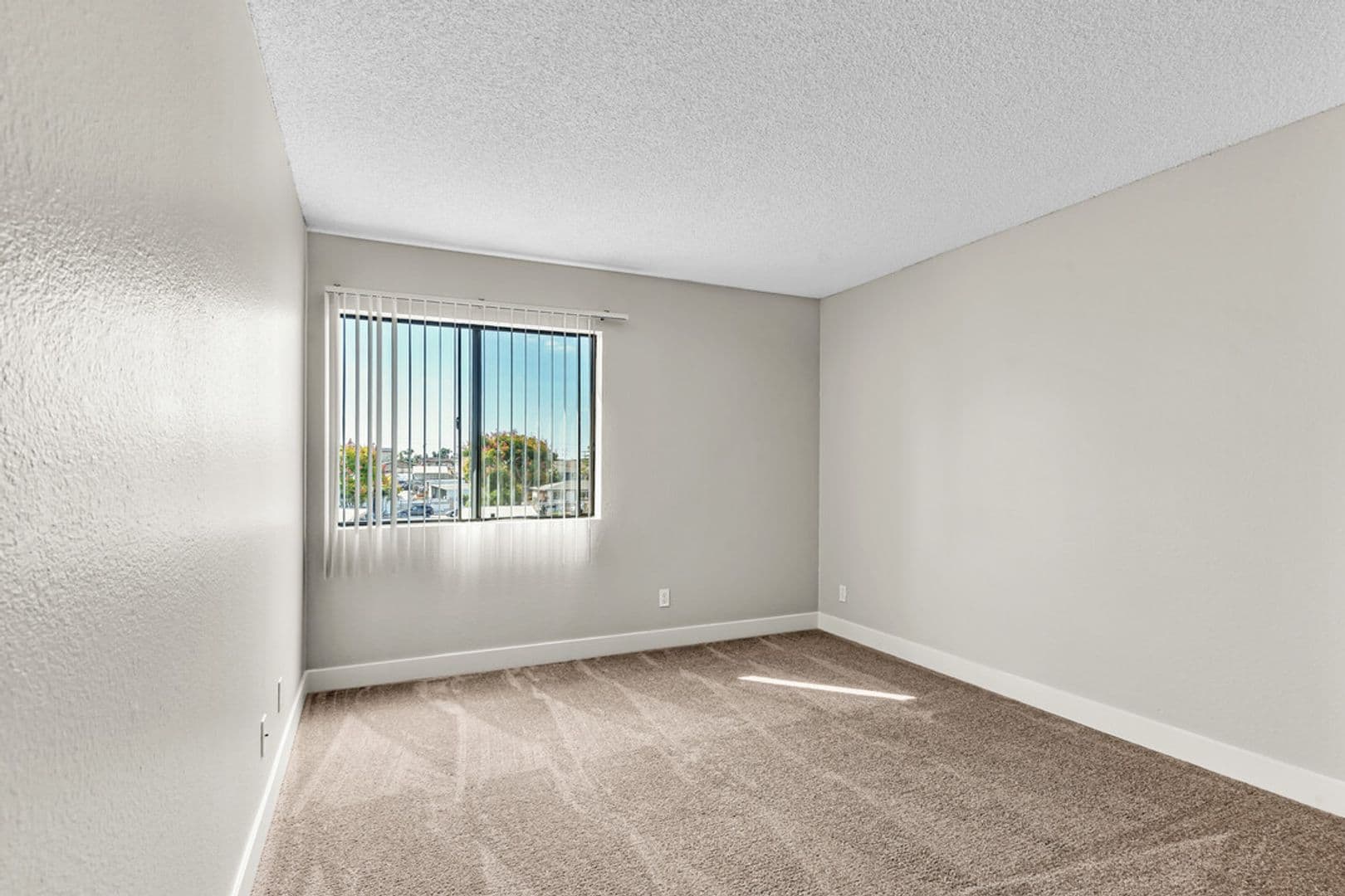 Chula Vista Apartment: 615 Sea Vale St