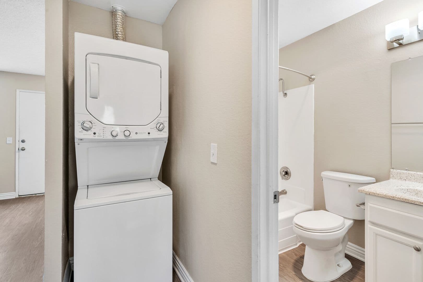 El Cajon Apartment: 1360 E Madison Ave