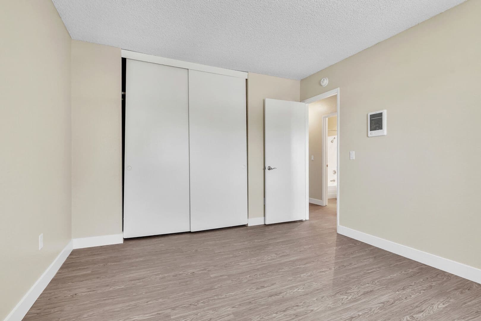 El Cajon Apartment: 1360 E Madison Ave