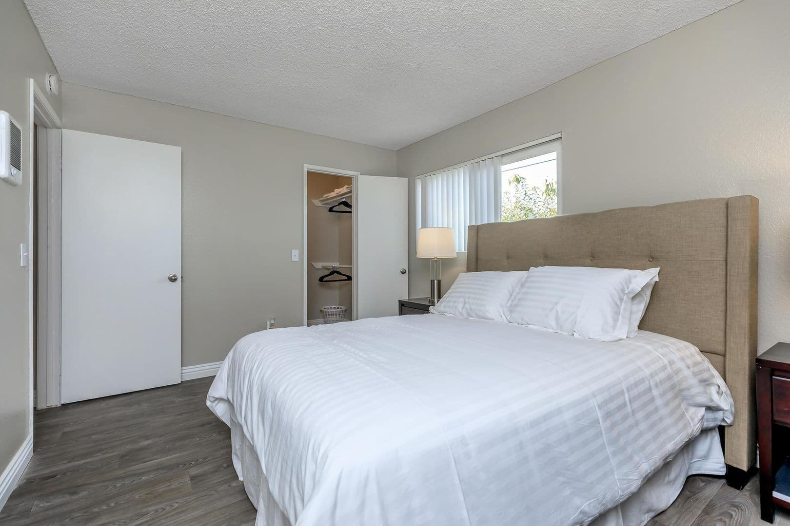 El Cajon Apartment: 1360 E Madison Ave