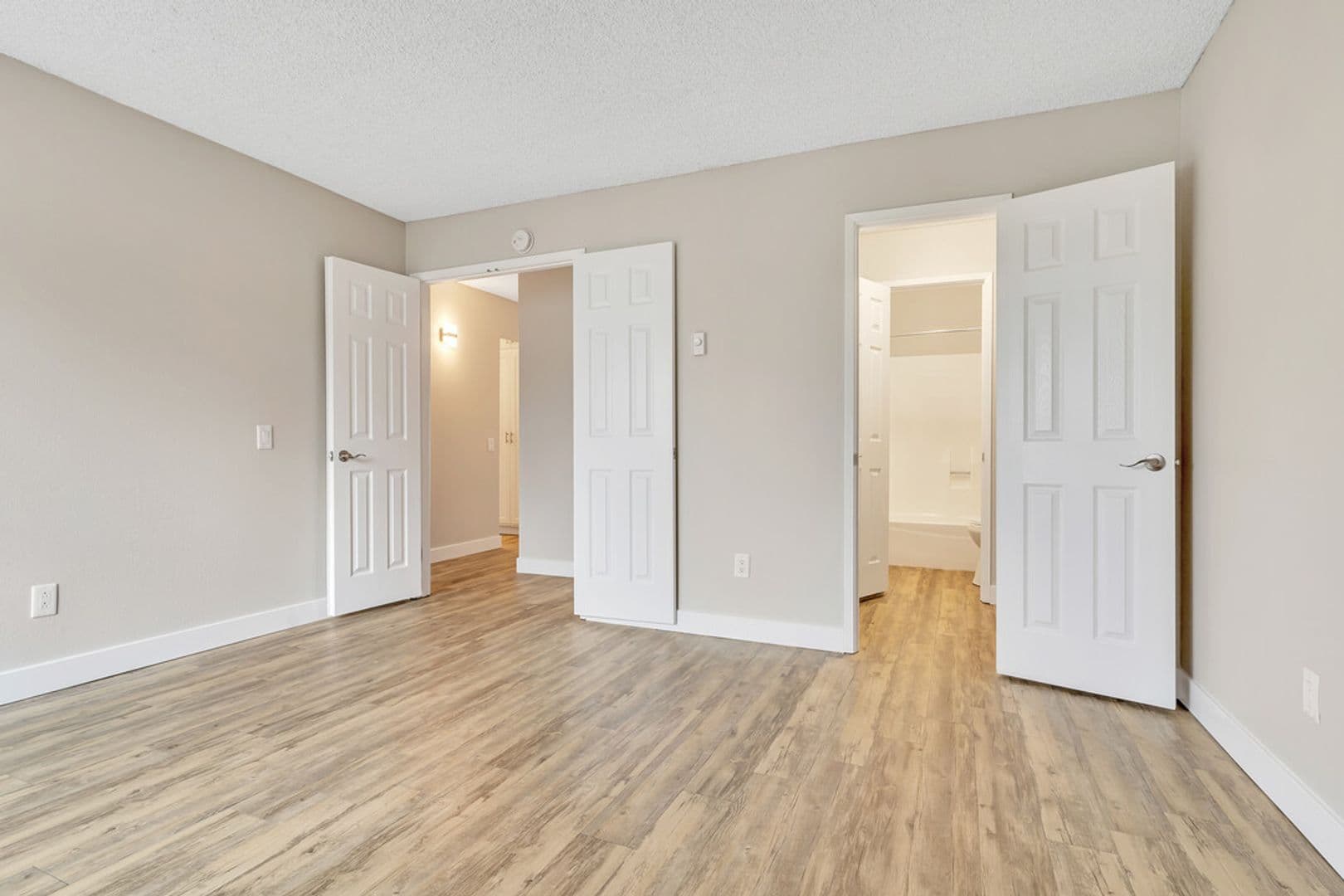 La Mesa Apartment: 5711 Water St