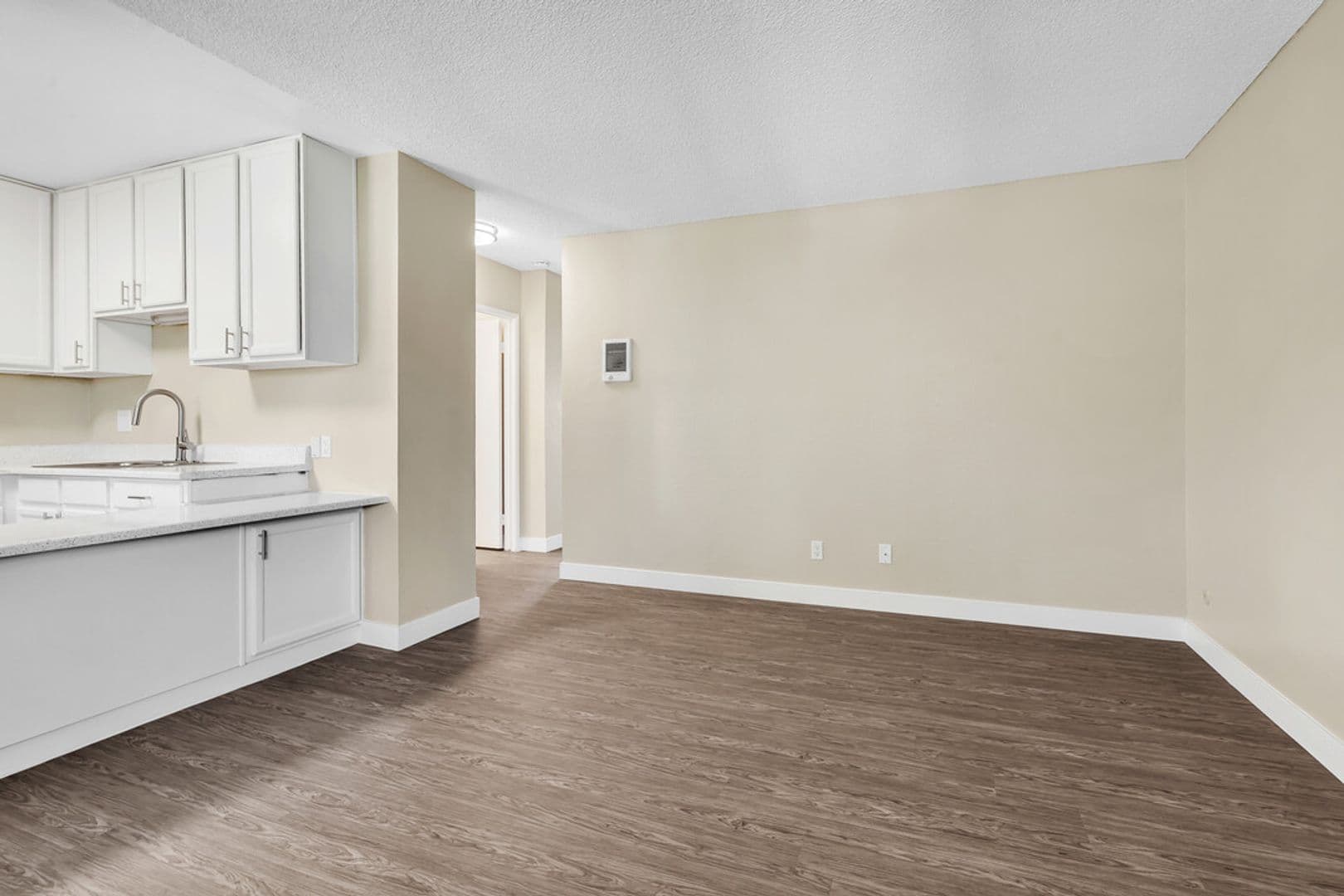 El Cajon Apartment: 1360 E Madison Ave