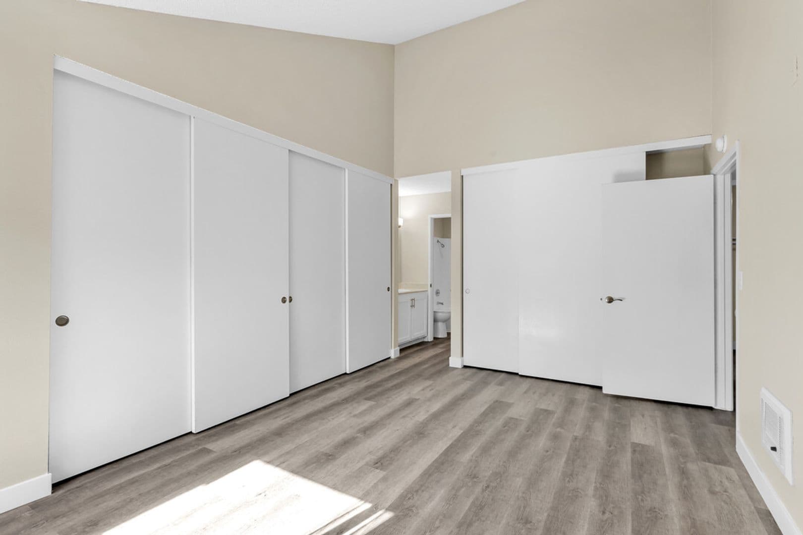 San Diego Apartment: 7707 Mission Gorge Road