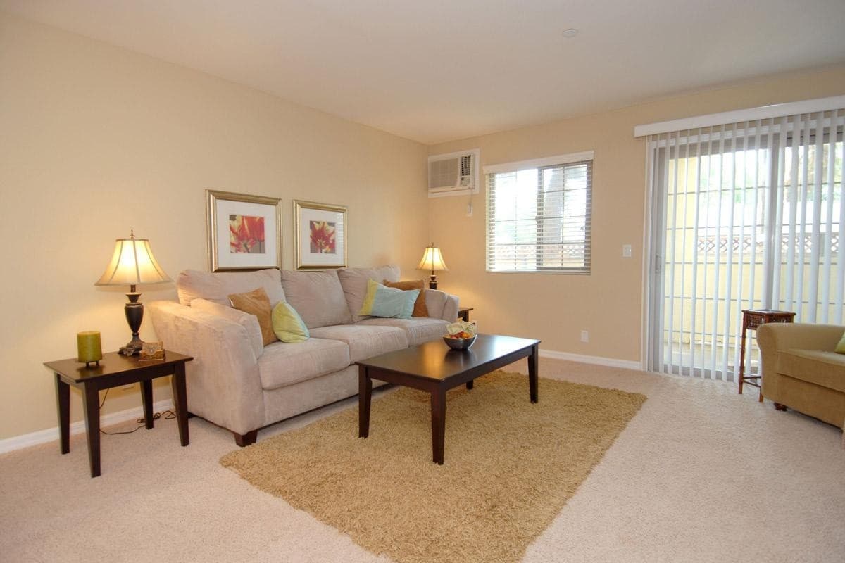 El Cajon Apartment: 800 E Lexington Ave