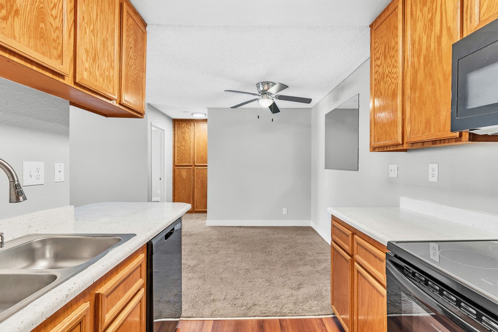 Chula Vista Apartment: 615 Sea Vale St