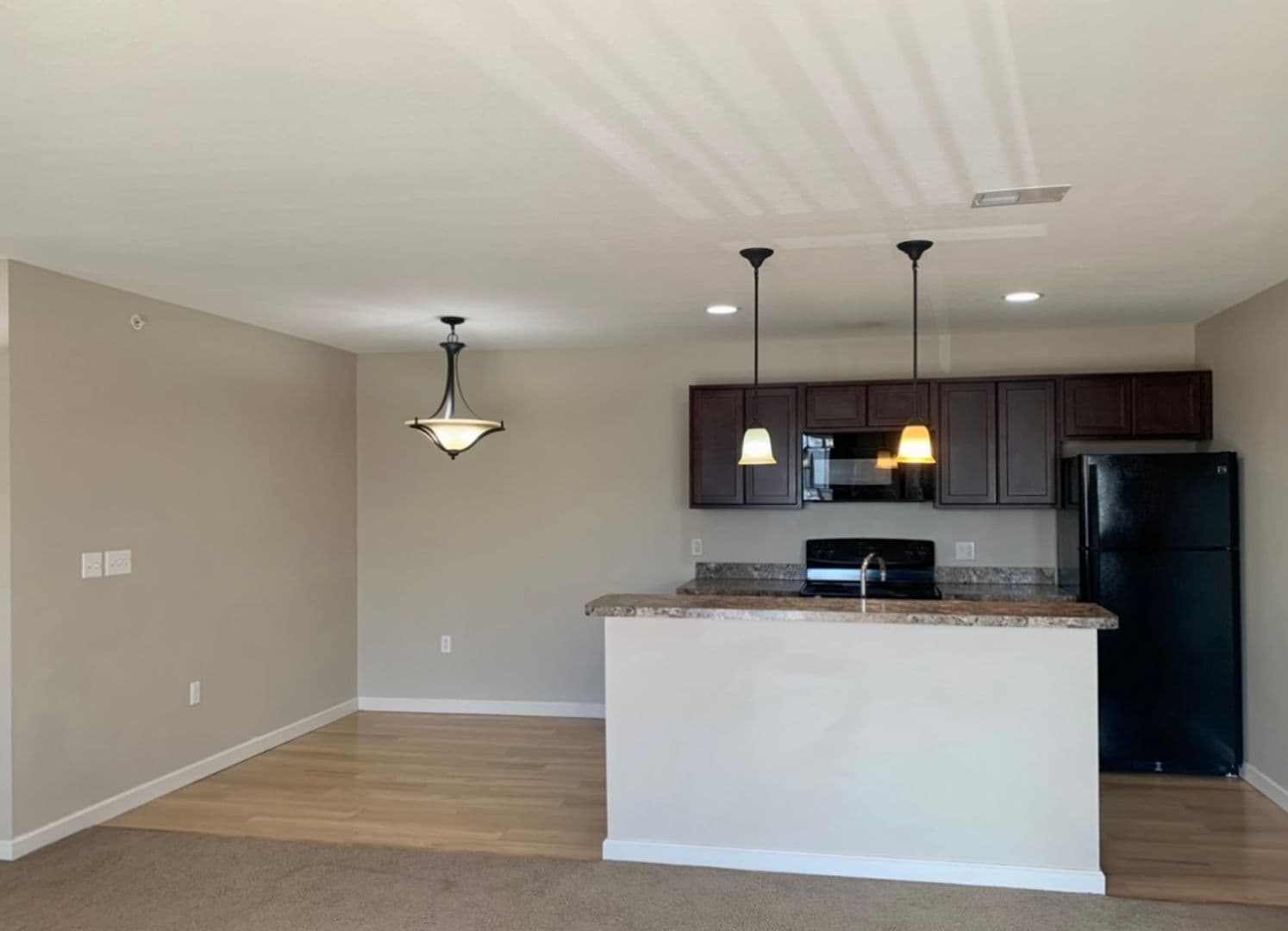 Grove City Apartment: 473 Deer Path