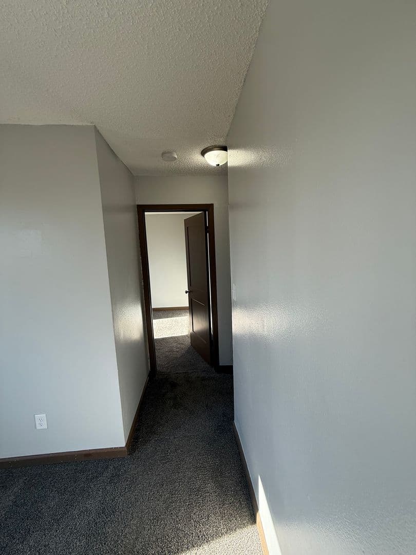 Des Moines Apartment: 2525-2535 Clarkson Ave