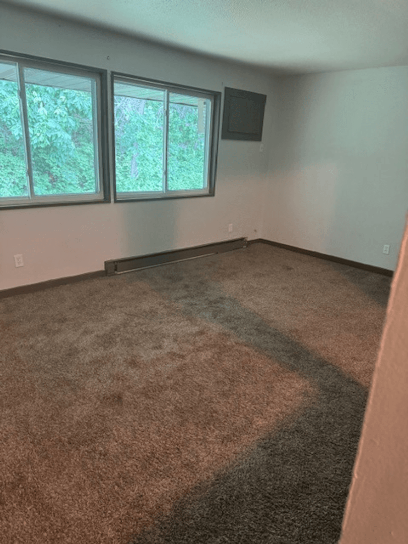 Des Moines Apartment: 2525-2535 Clarkson Ave