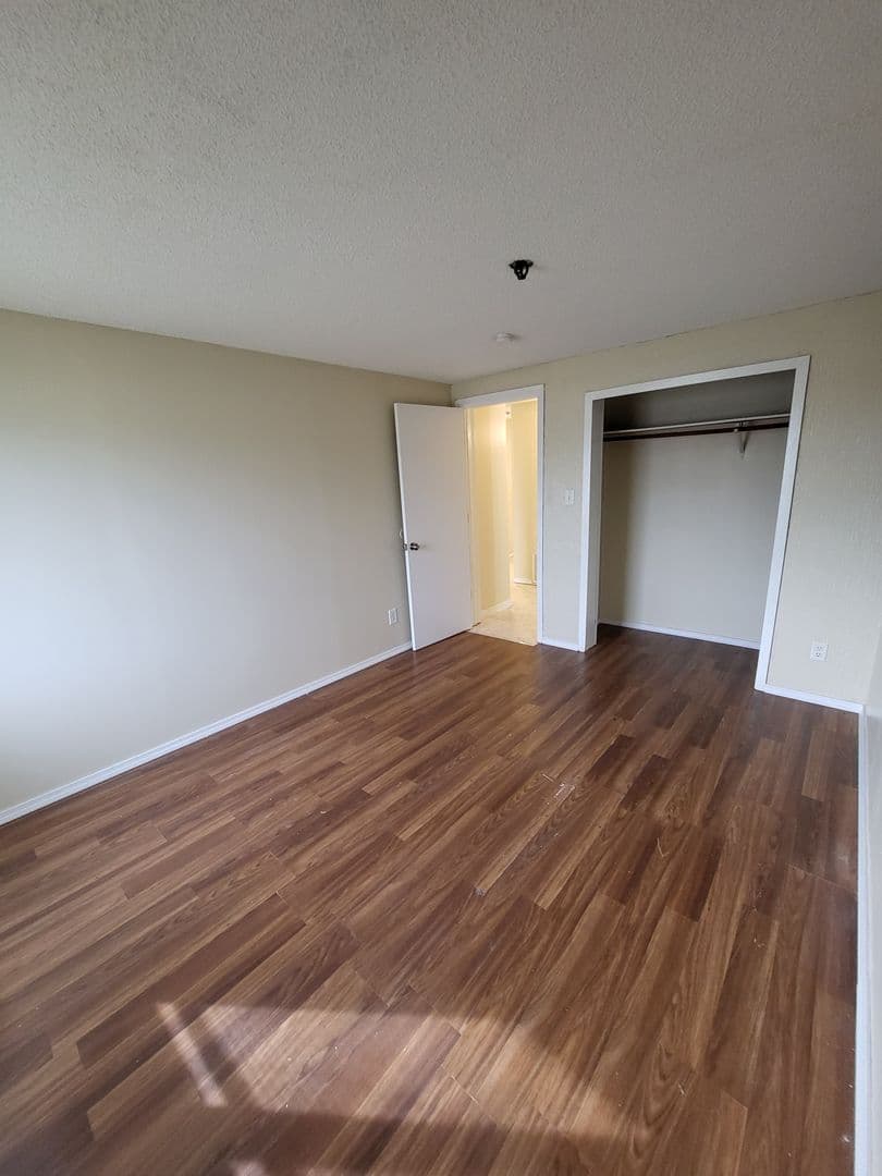 Rochester Apartment: 1903 17th Street SE