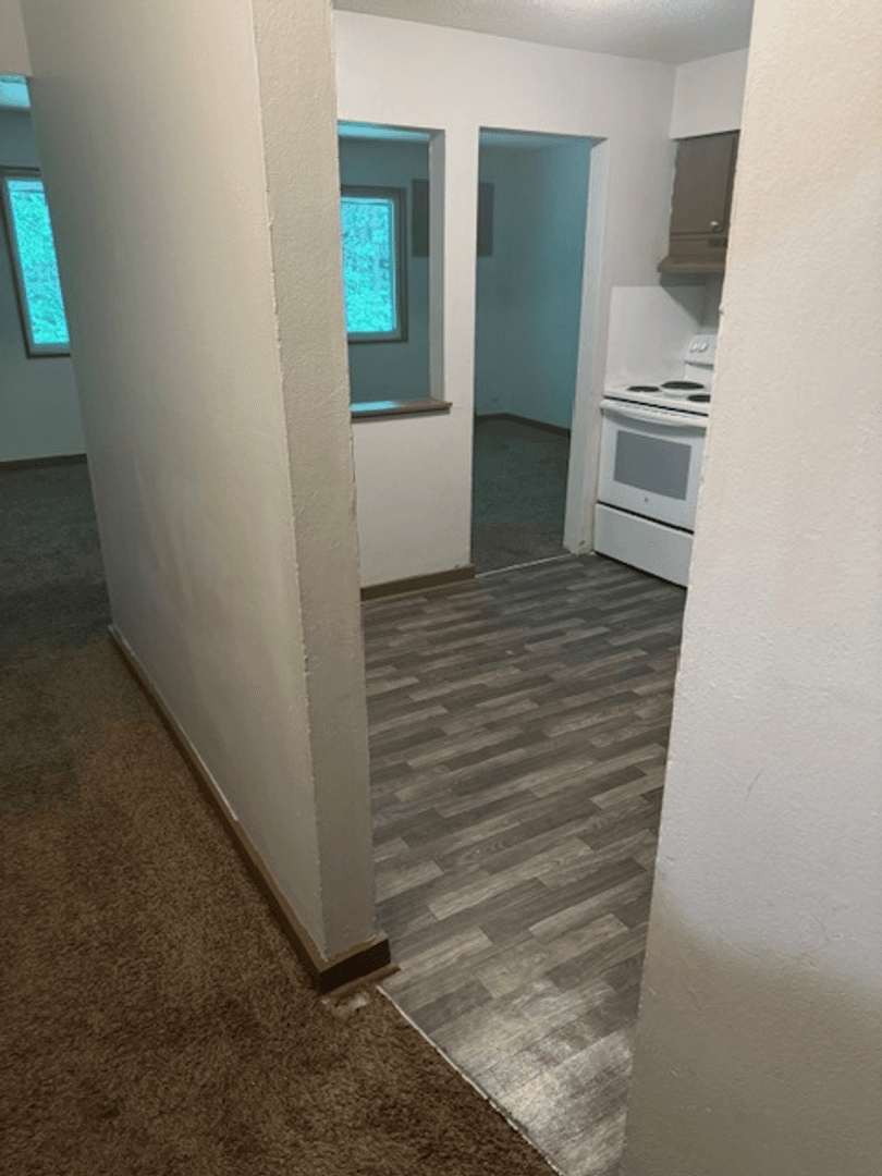 Des Moines Apartment: 2525-2535 Clarkson Ave