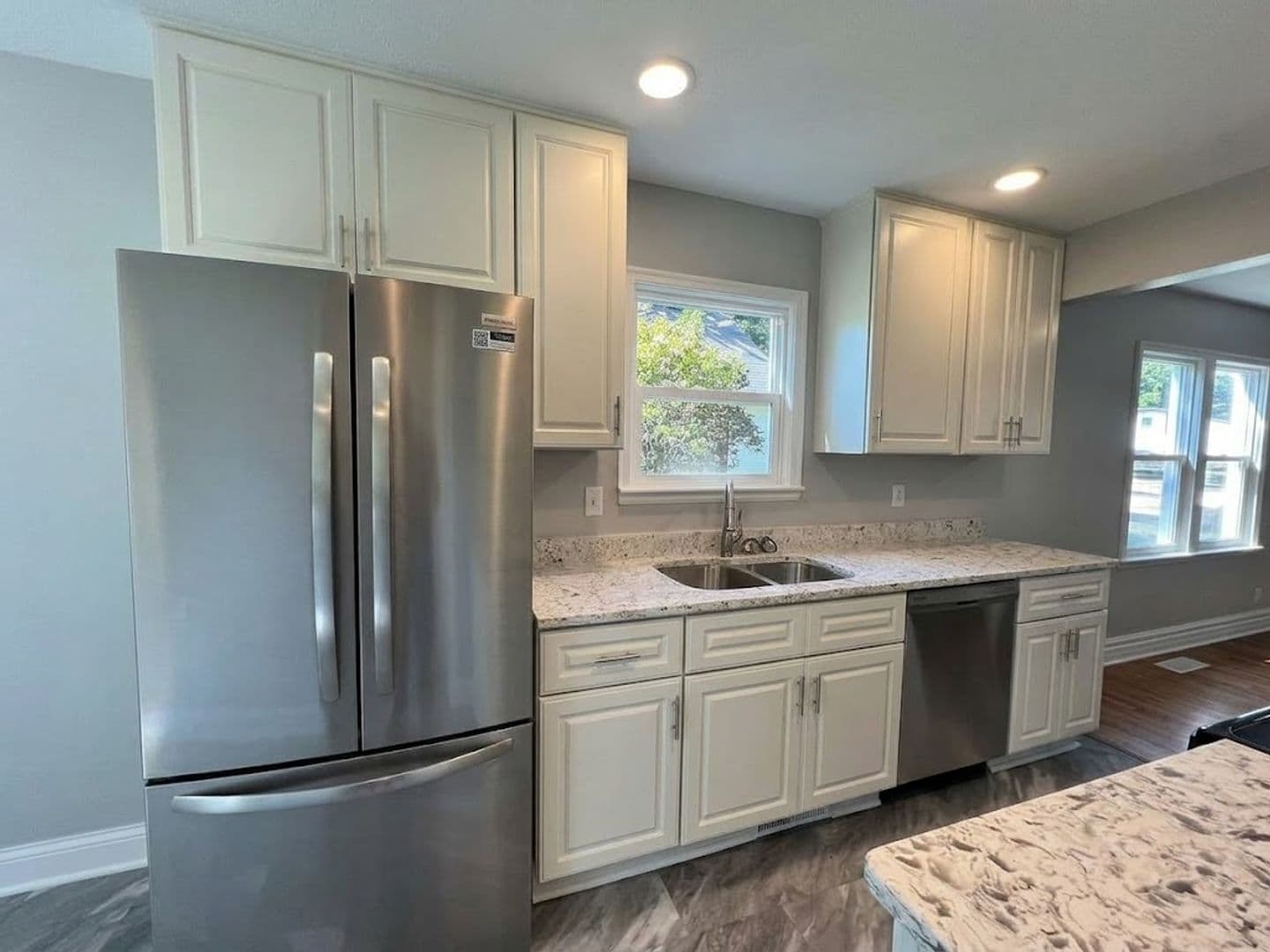 Cottage Grove House: 7431 Langly Avenue S